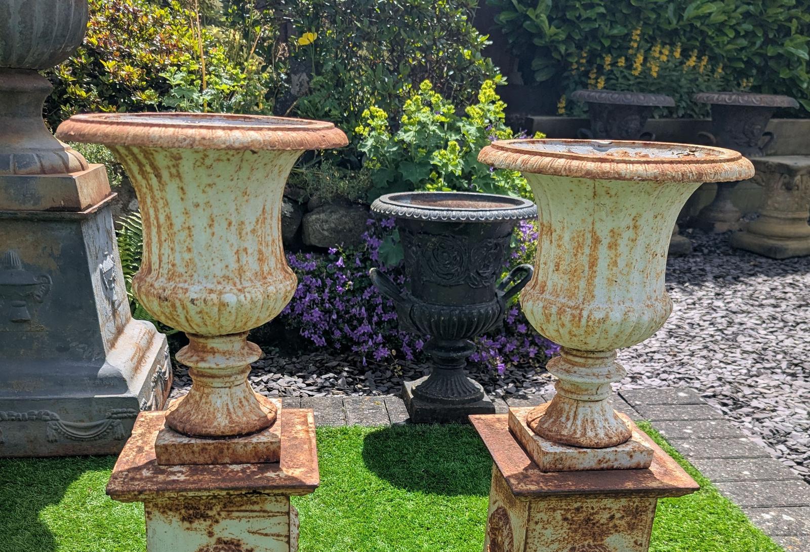 Vintage 20th Century Small Cast Iron Campana Urns - Delivery Available 0345 (1 of 9) Vintage 20th Century Small Cast Iron Campana Urns - Delivery Available 0345 (1 of 9)