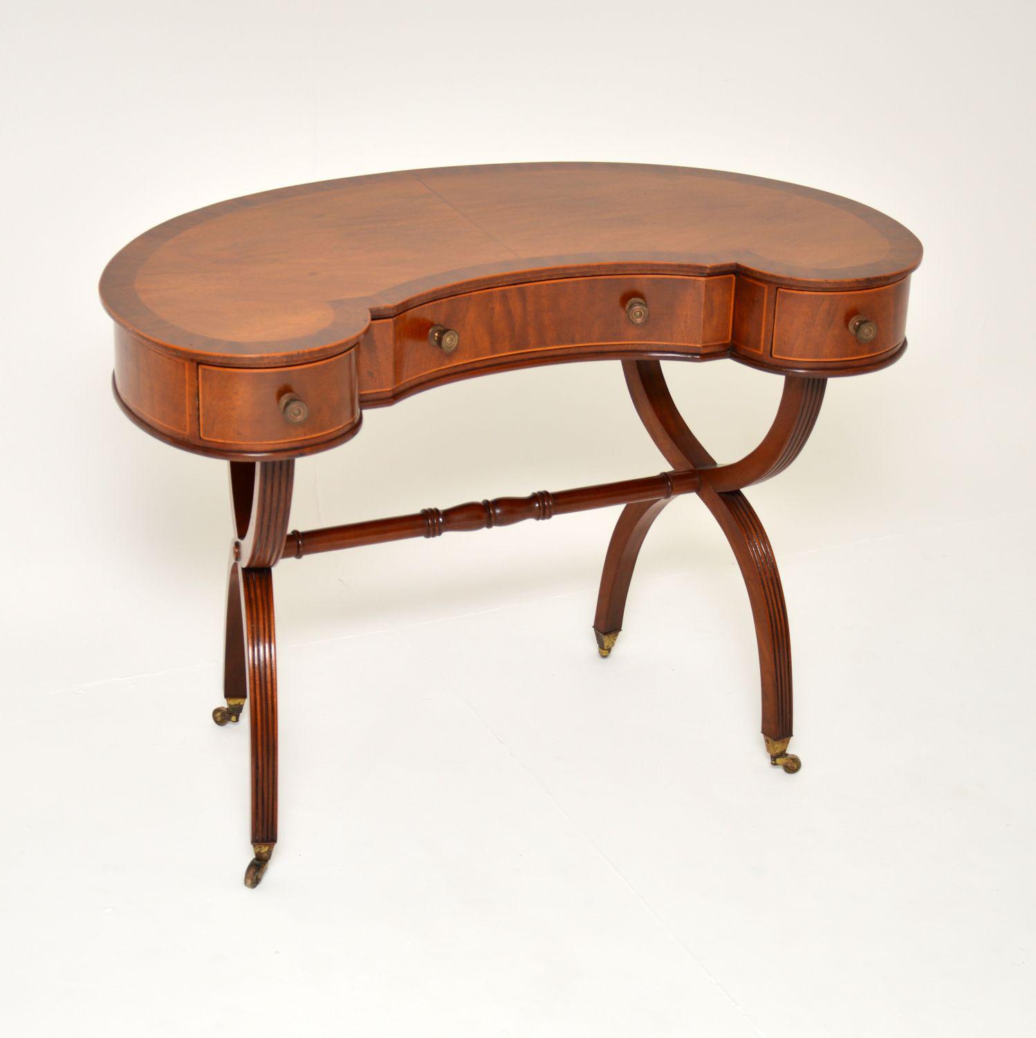 Antique Regency Style Mahogany Kidney Desk / Dressing Table (1 of 12) Antique Regency Style Mahogany Kidney Desk / Dressing Table (1 of 12)