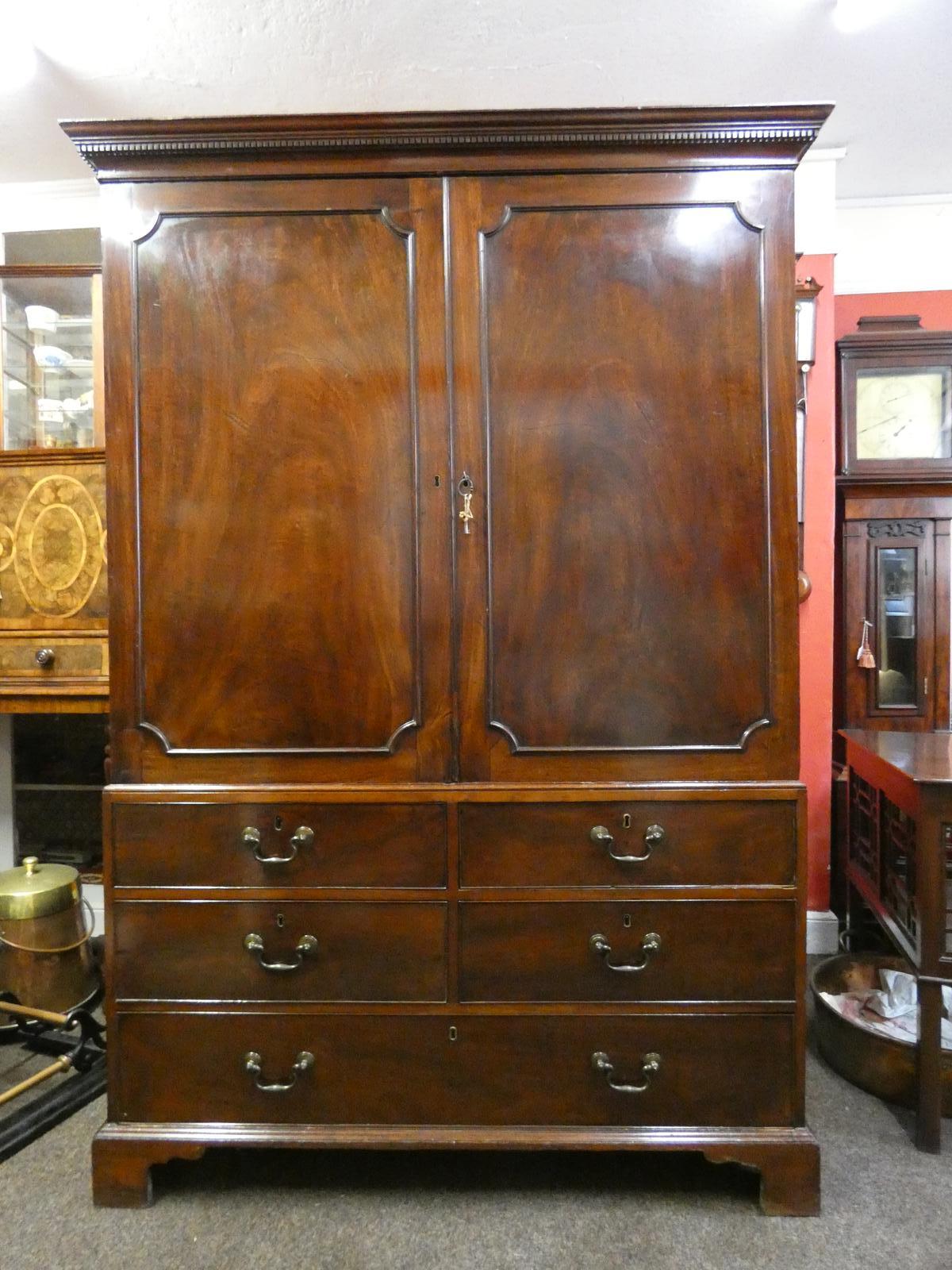 Georgian Mahogany Linen Press (1 of 6) Georgian Mahogany Linen Press (1 of 6)