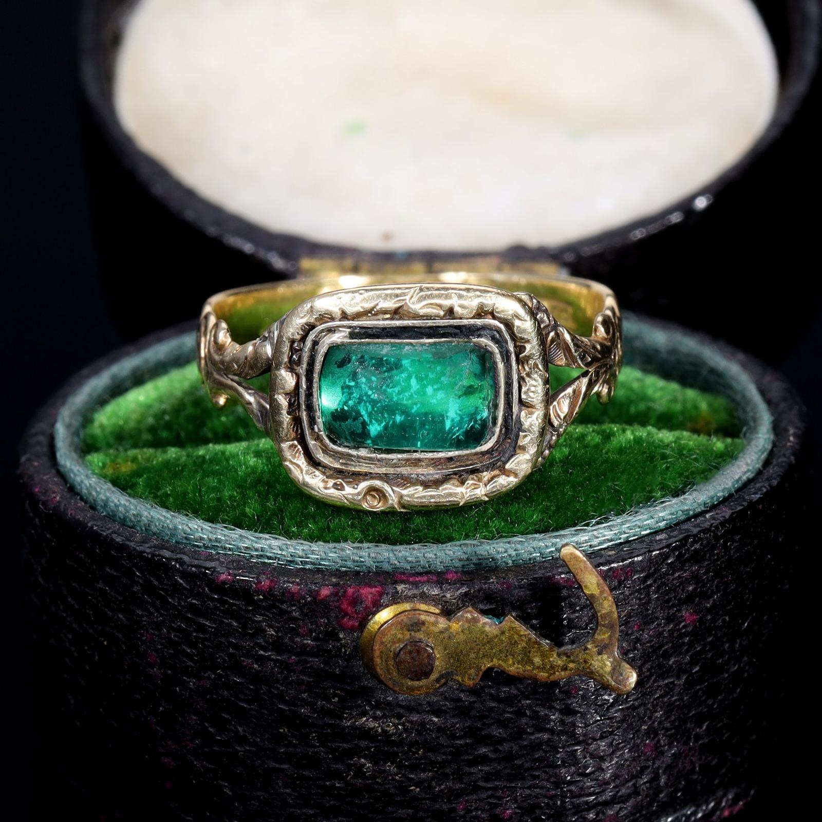 The Antique Georgian 1822 Foil Backed Green Paste Ring (1 of 8)