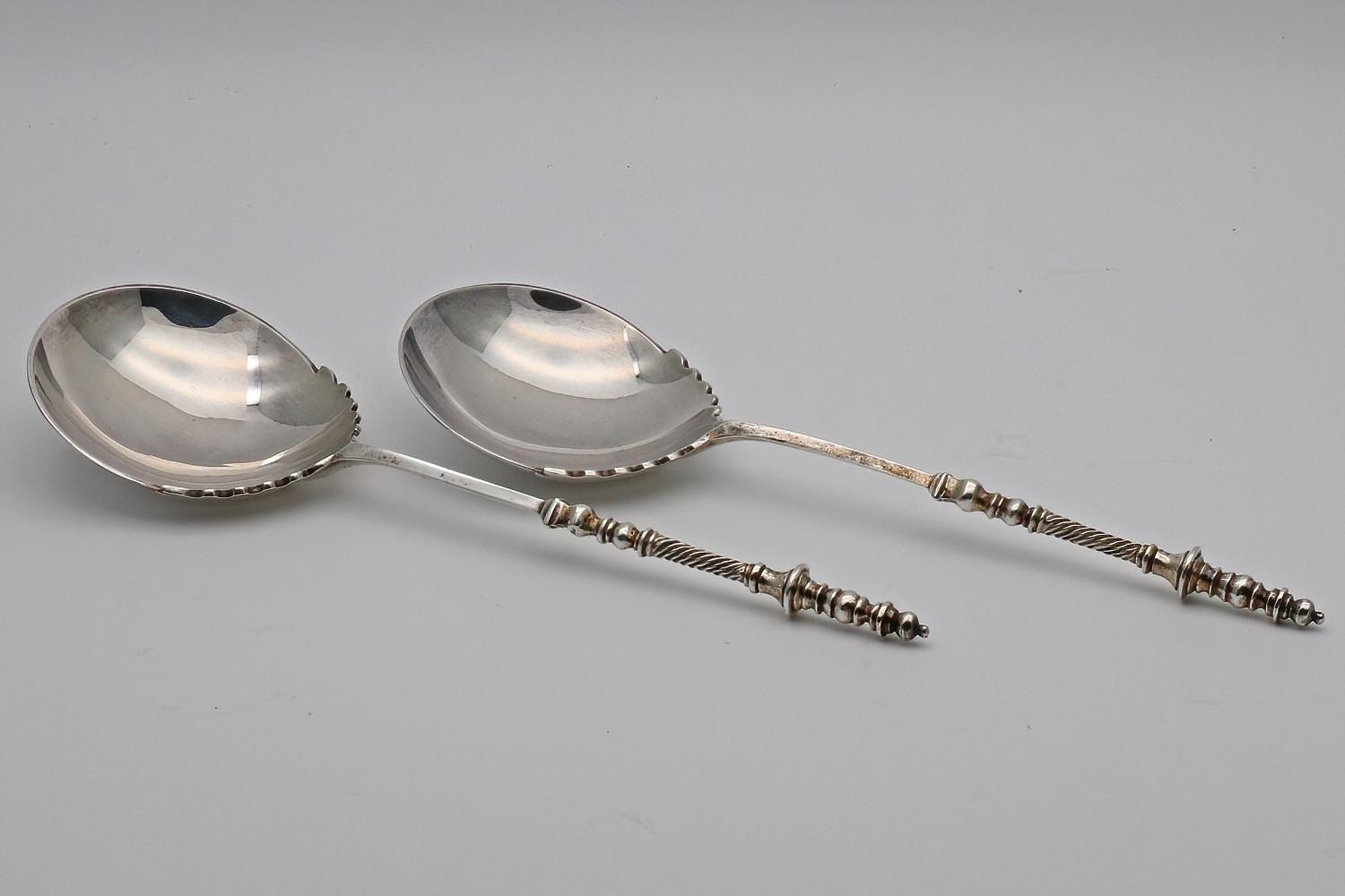 Heavy Pair of Victorian Silver Serving Spoons in Box (1 of 6)