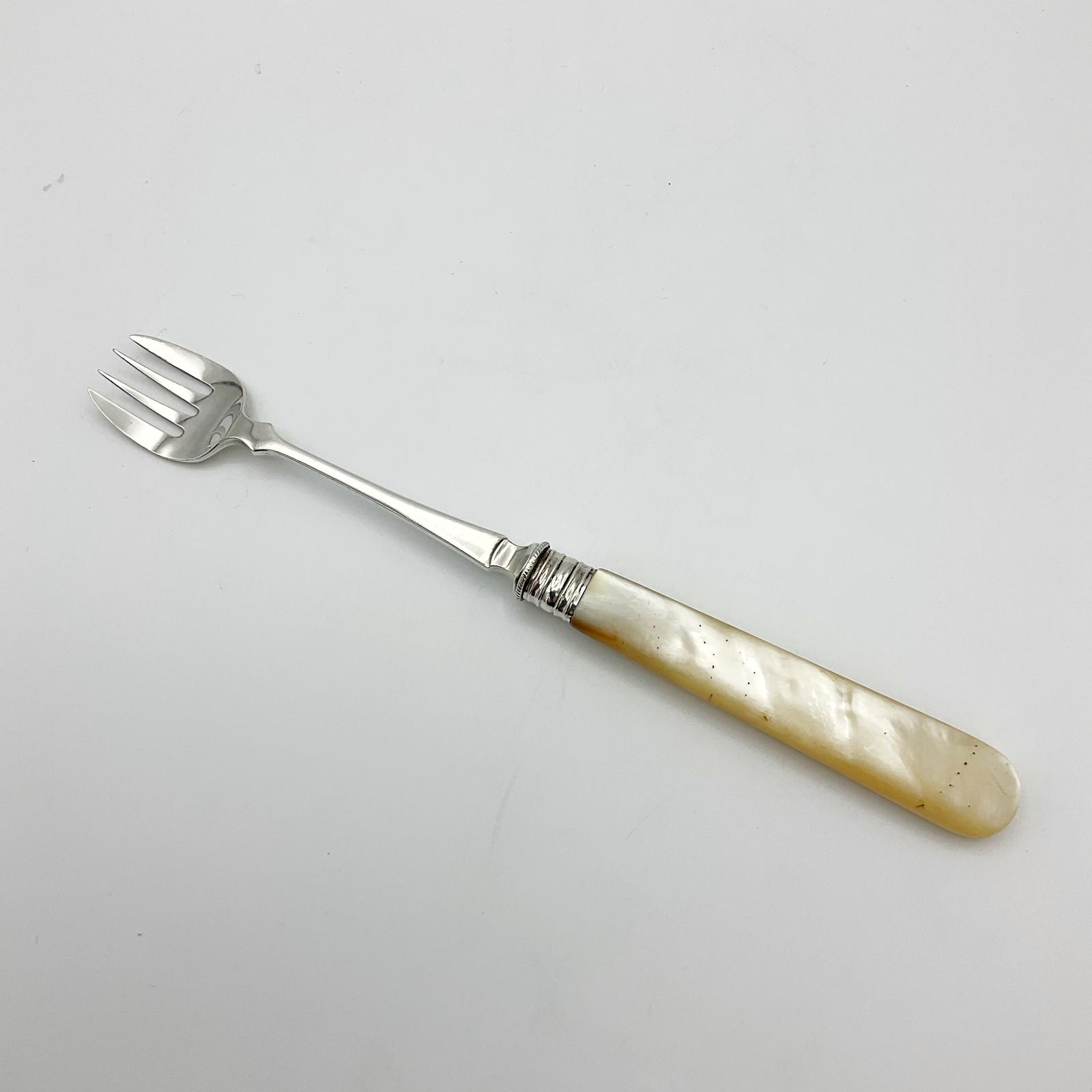 Vintage Silver Plated Pickle Fork, Mother of Pearl Handle (1 of 11)