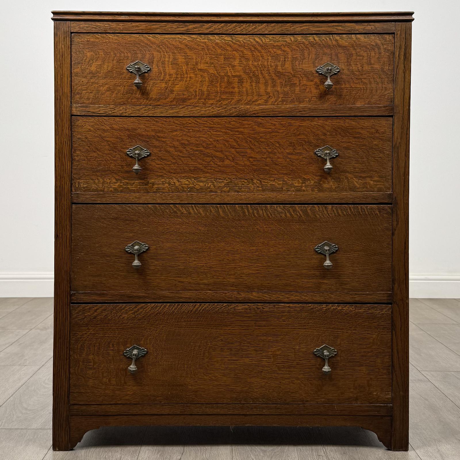 Antique 20th Century Chest of Drawers in Oak (1 of 11) Antique 20th Century Chest of Drawers in Oak (1 of 11)