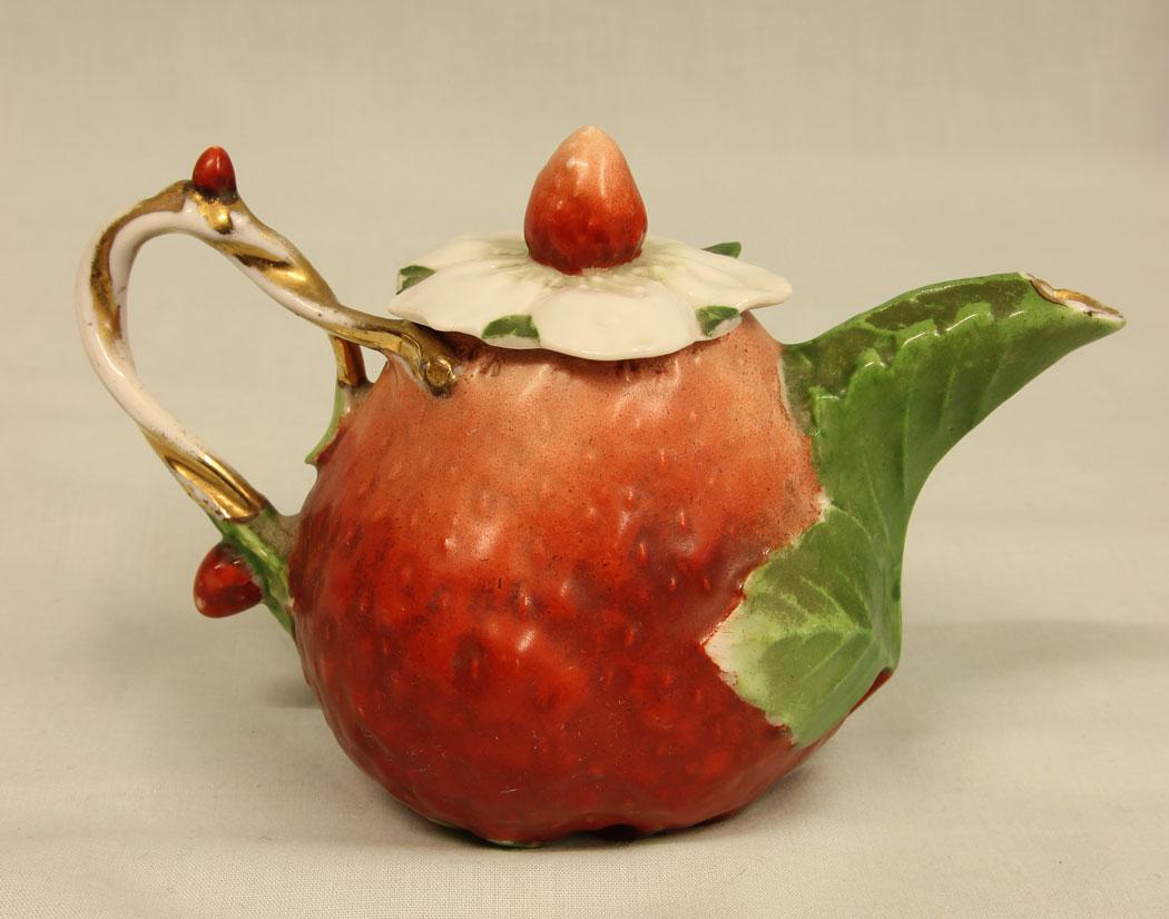 Antique Strawberry Small Teapot (1 of 6) Antique Strawberry Small Teapot (1 of 6)