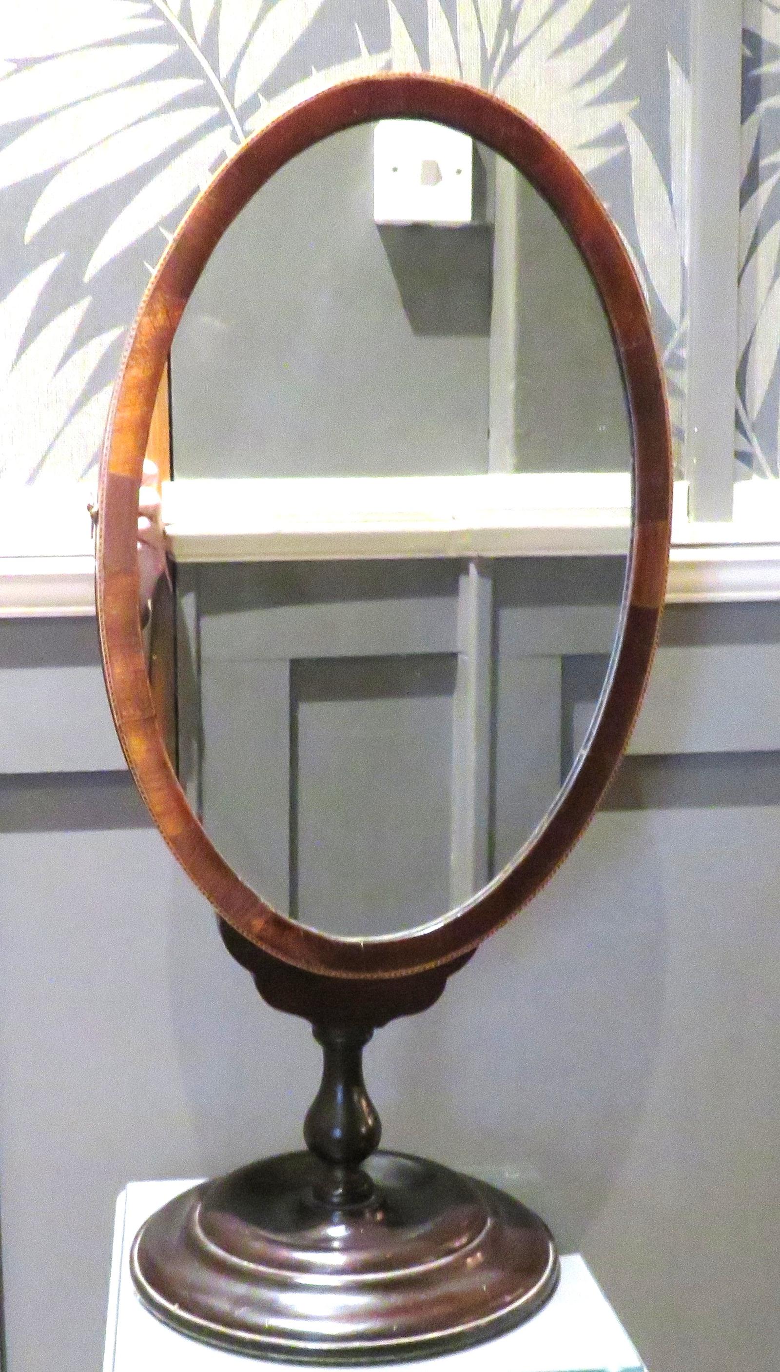 Double Sided Mahogany Table Top Mirror on Stand (1 of 2) Double Sided Mahogany Table Top Mirror on Stand (1 of 2)