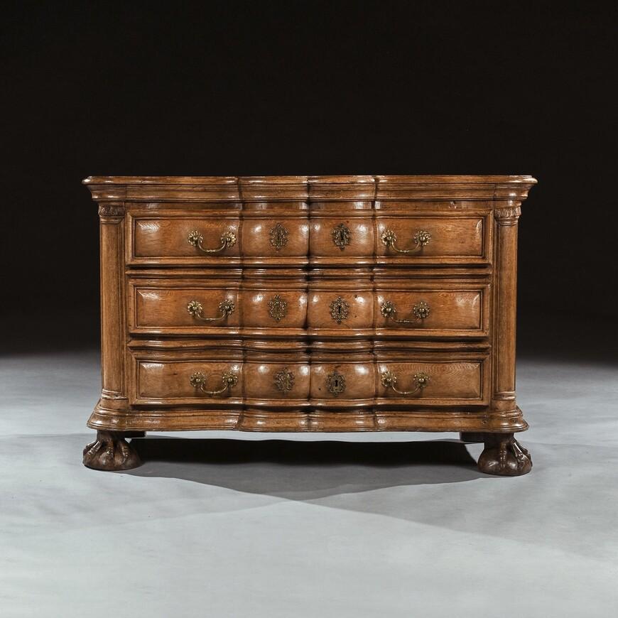 Rare Early 18th Century Franco-Flemish Oak Serpentine Fronted Commode (1 of 11) Rare Early 18th Century Franco-Flemish Oak Serpentine Fronted Commode (1 of 11)