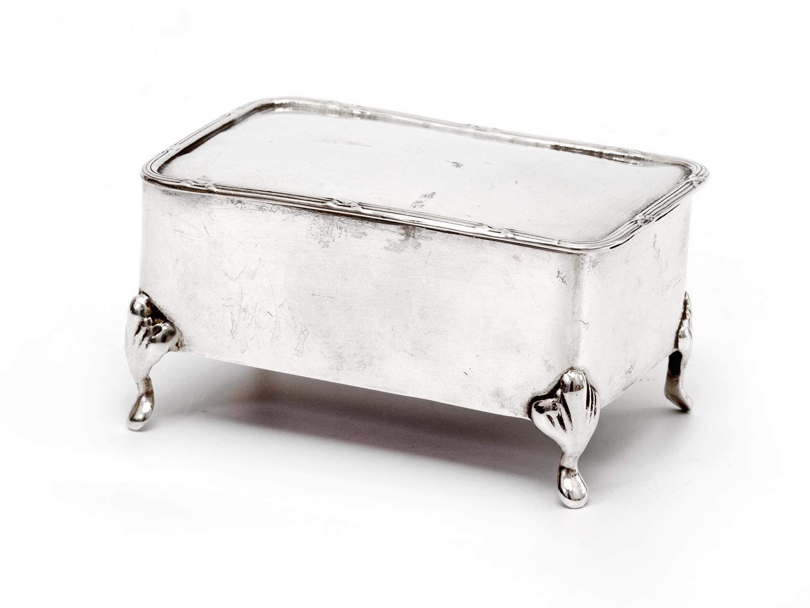 Silver Jewellery Box with a Hinged Ribbon and Reed Mounted Lid (1 of 5) Silver Jewellery Box with a Hinged Ribbon and Reed Mounted Lid (1 of 5)