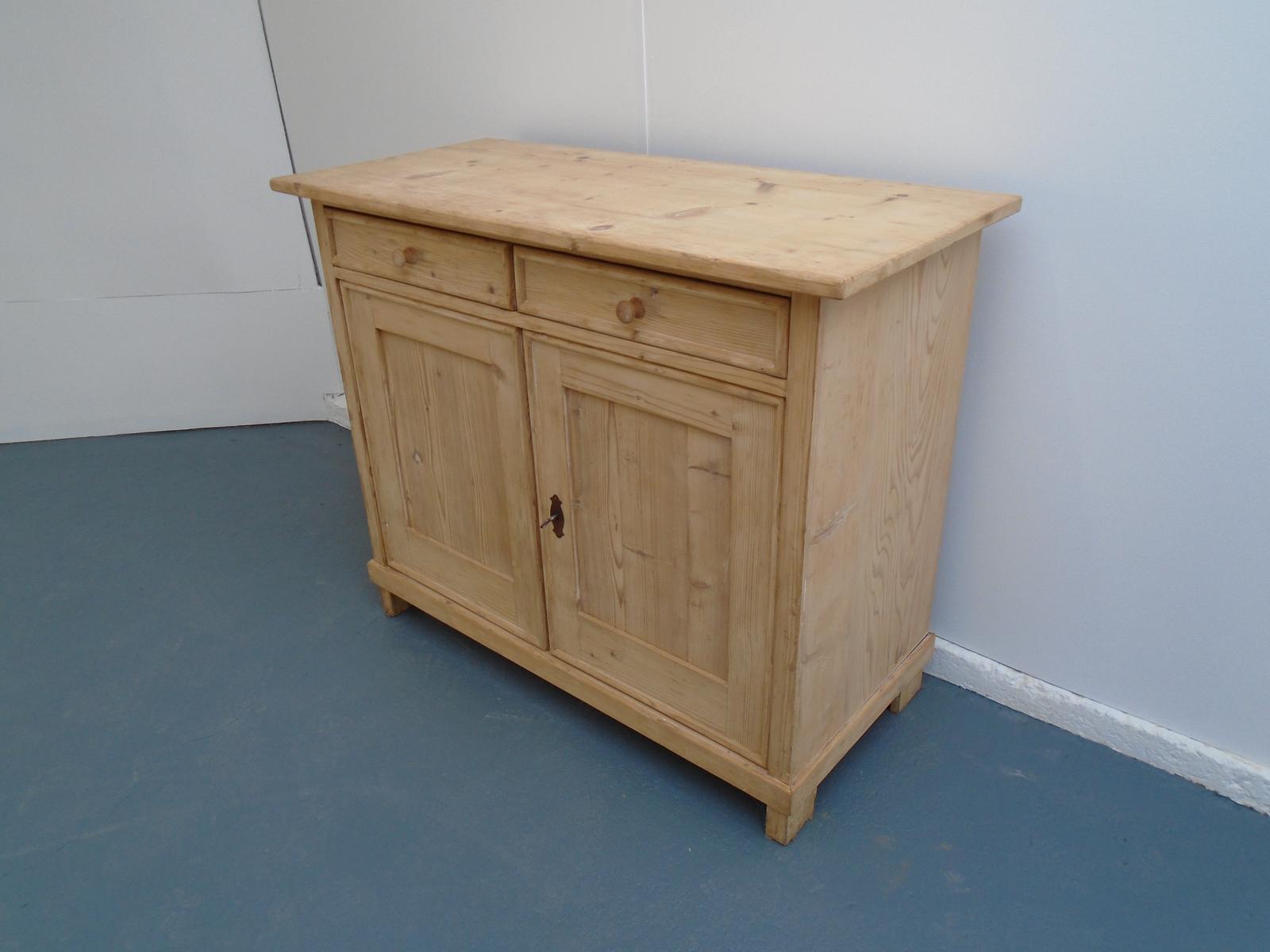 Great Victorian Antique Pine Moulded 2 Door 2, Drawer Dresser Base to wax / paint (1 of 9) Great Victorian Antique Pine Moulded 2 Door 2, Drawer Dresser Base to wax / paint (1 of 9)