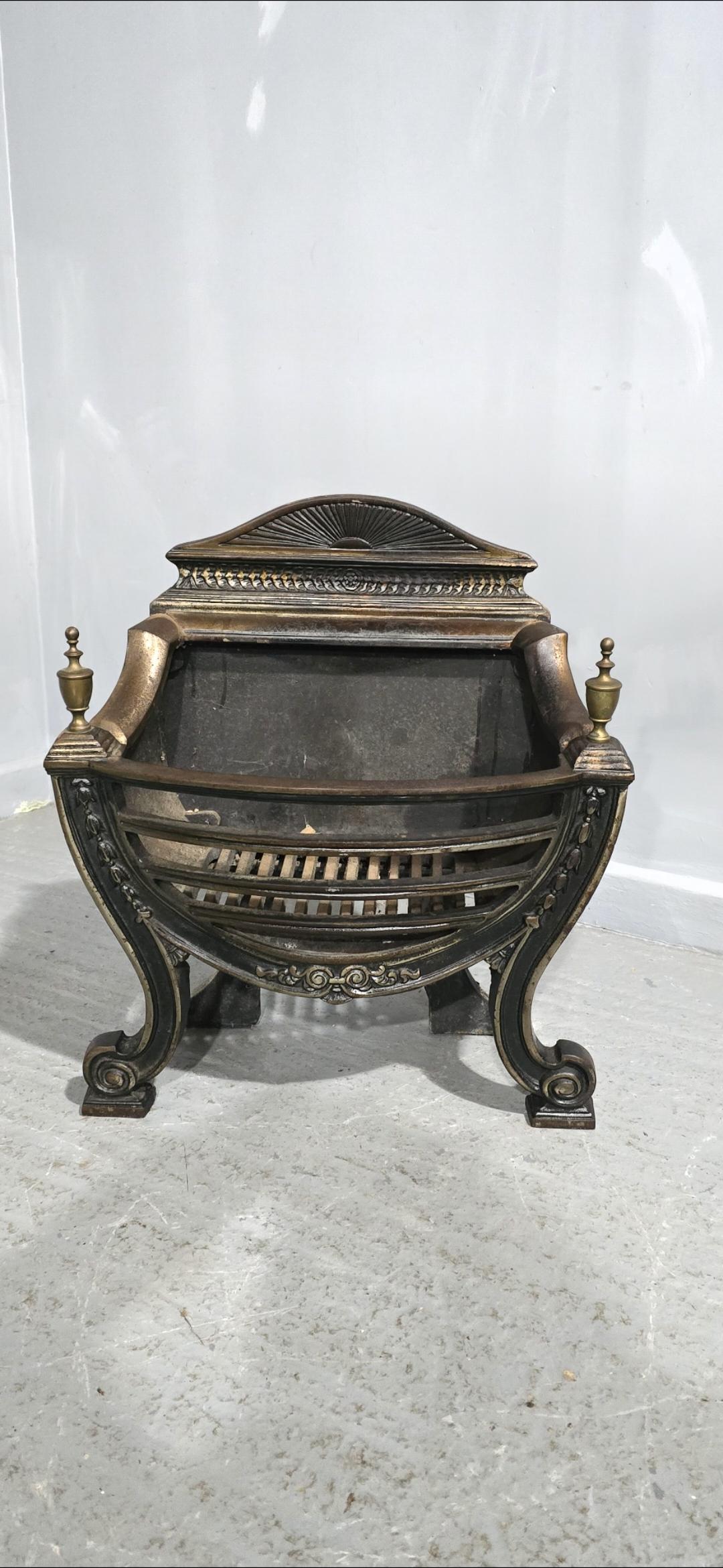 English Regency Cast Grate (1 of 7) English Regency Cast Grate (1 of 7)