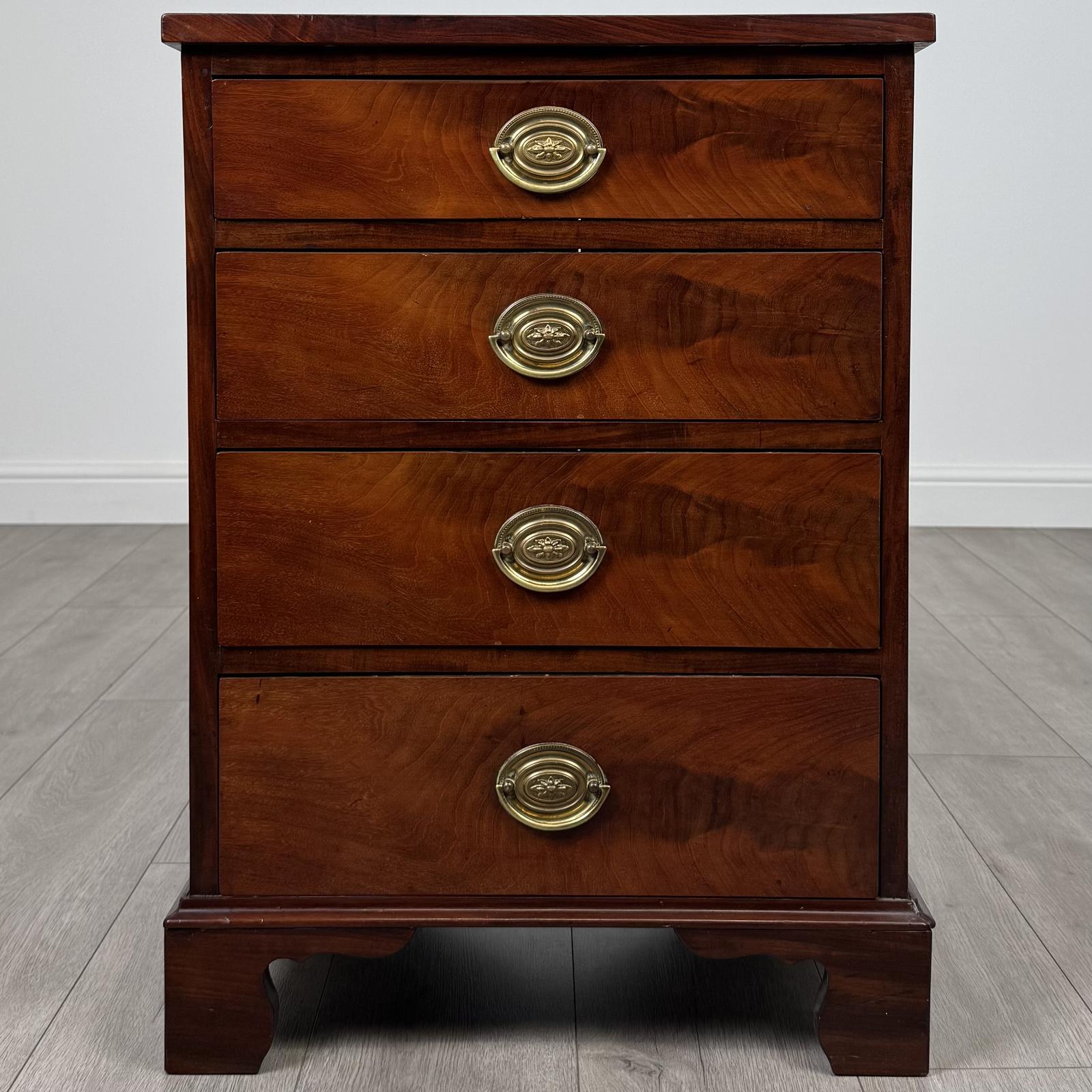 Antique 18th Century Small Mahogany Chest Of Drawers (1 of 11)