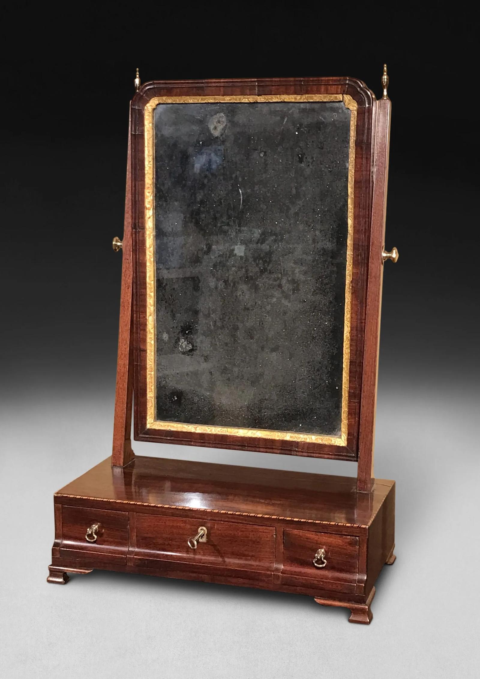 Chippendale Mahogany Toilet Mirror (1 of 1)