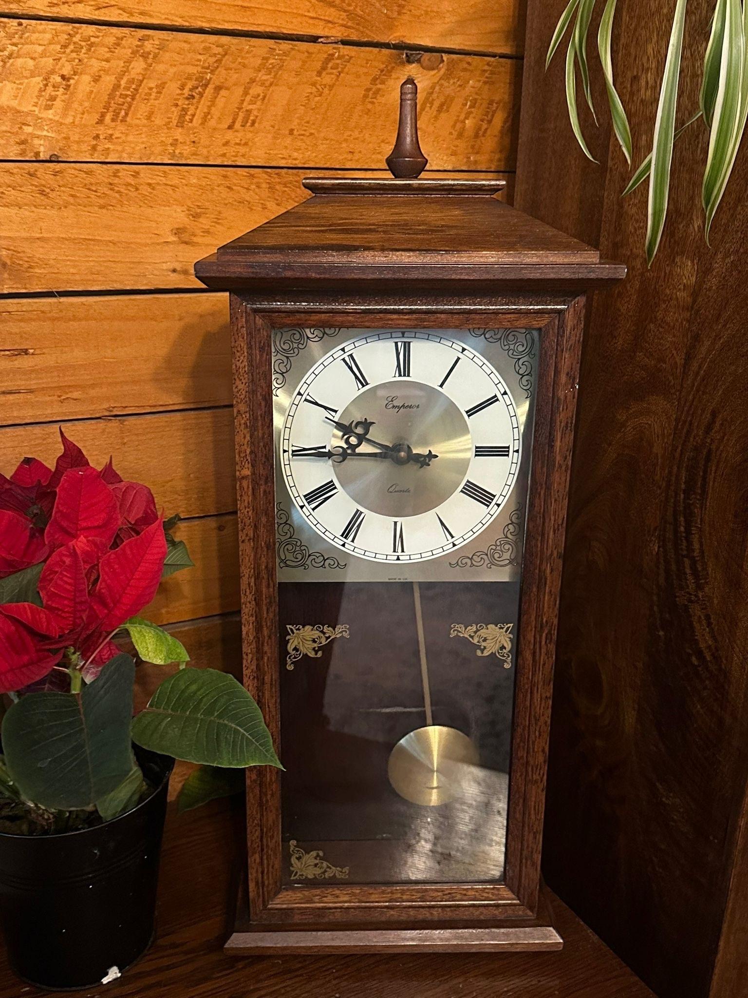 Vintage Emperor Quartz Clock / Oak Cased c.1960 (1 of 8)