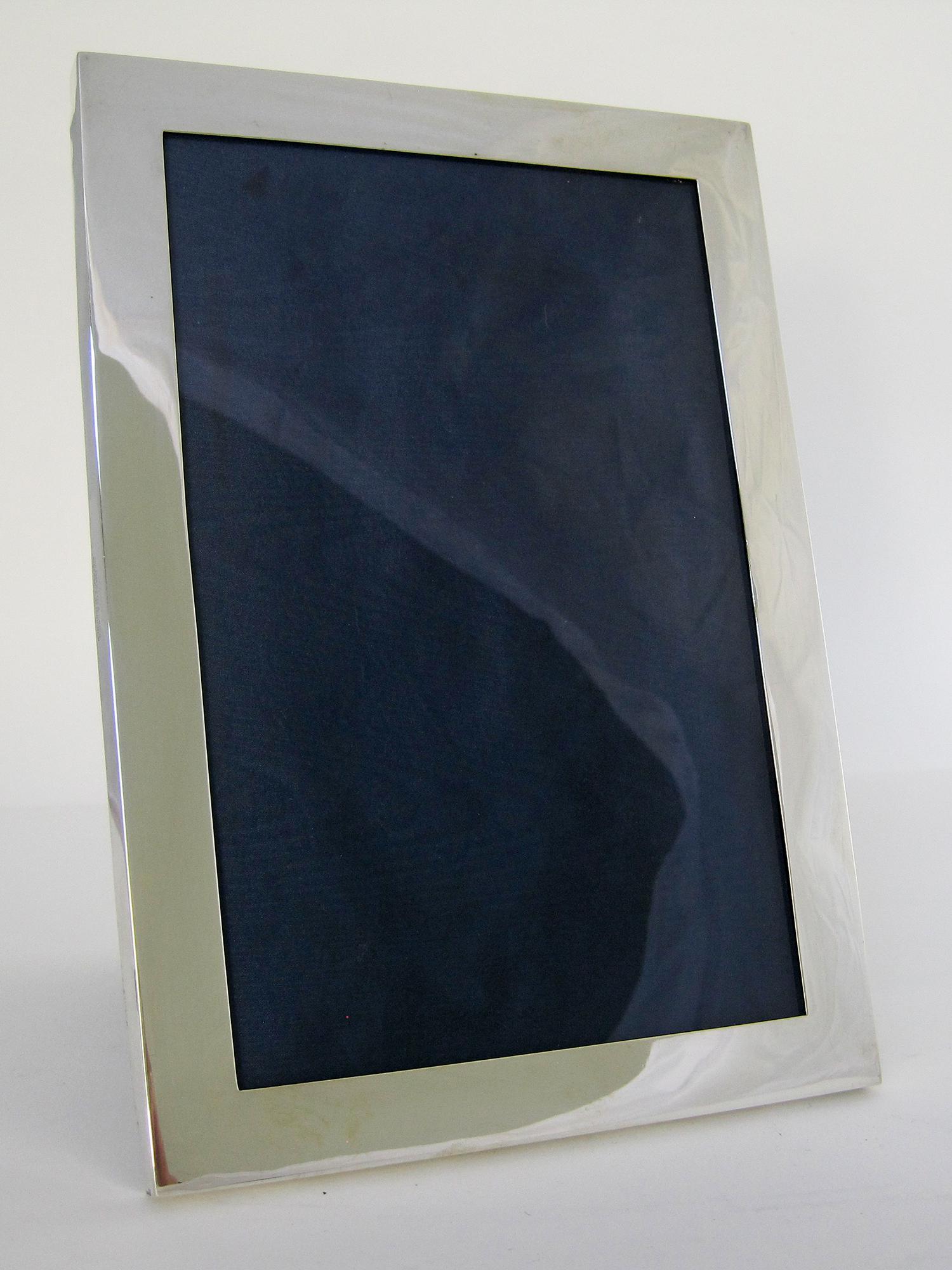 Good Quality Garrard & Co Rectangular Silver Photo Frame (1 of 5) Good Quality Garrard & Co Rectangular Silver Photo Frame (1 of 5)