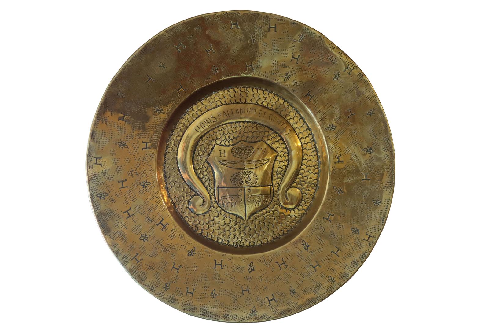 Brass Plate with Coat of Arms – Motto of Pau, Birthplace of Henry IV c.1920 (1 of 2)