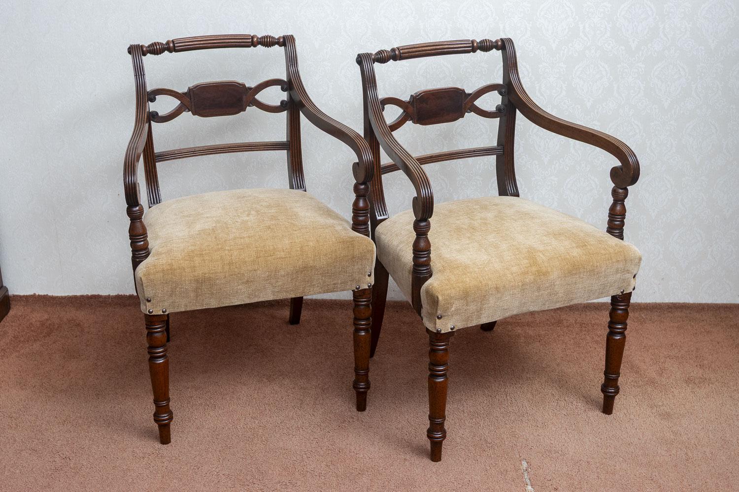 Excellent Pair of Late 18th Century Mahogany Carver Chairs (1 of 10)