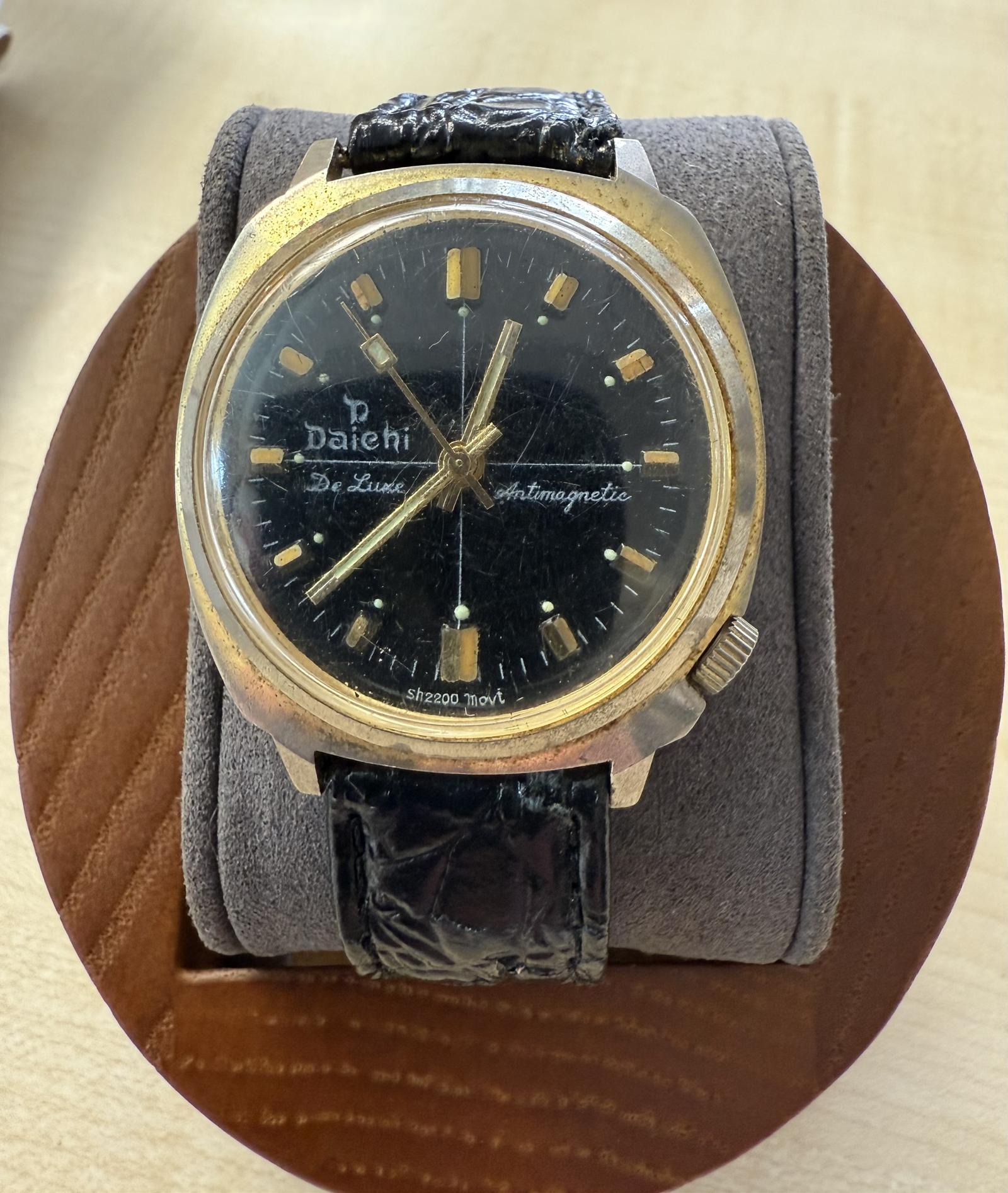 Vintage Daichi Deluxe Men's Mechanical Watch (1 of 2)