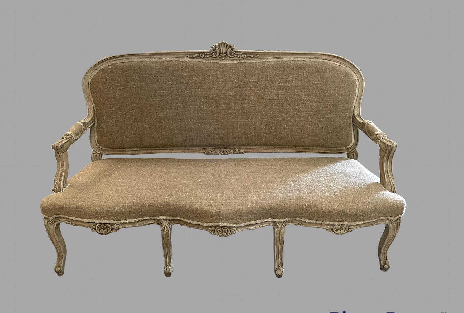 Attractive Walnut Settee c.1860 (1 of 6)