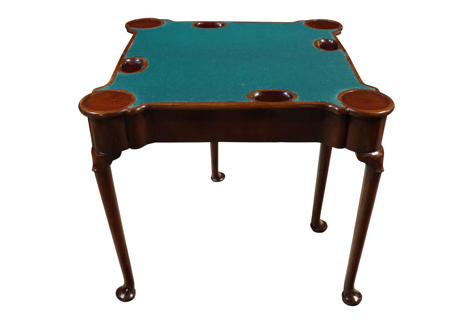 Elegant George II Mahogany Card Table with Dished Gaming Wells c.1780 (1 of 5) Elegant George II Mahogany Card Table with Dished Gaming Wells c.1780 (1 of 5)