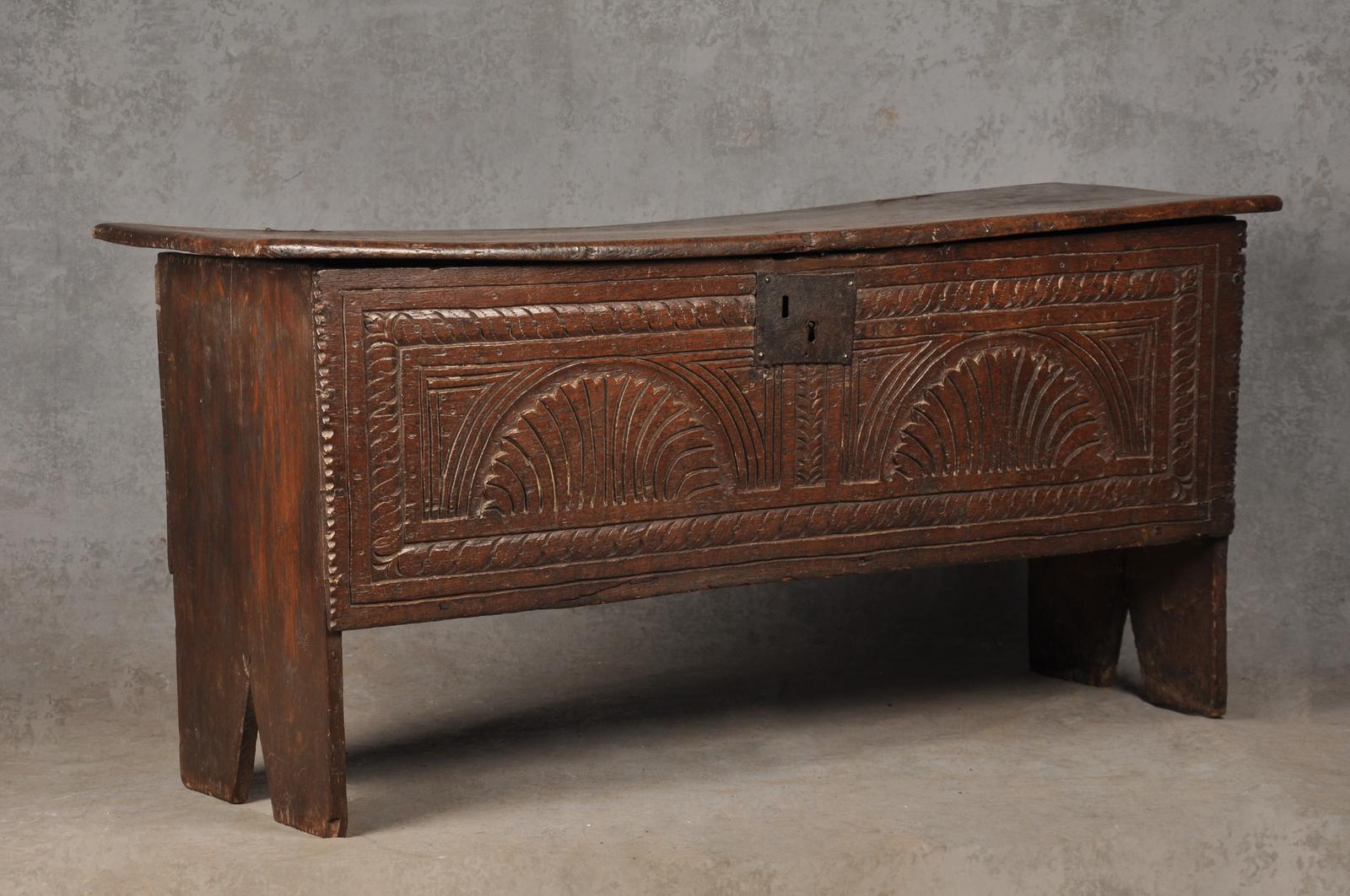 Small Early 17th Century Oak Coffer (1 of 10)
