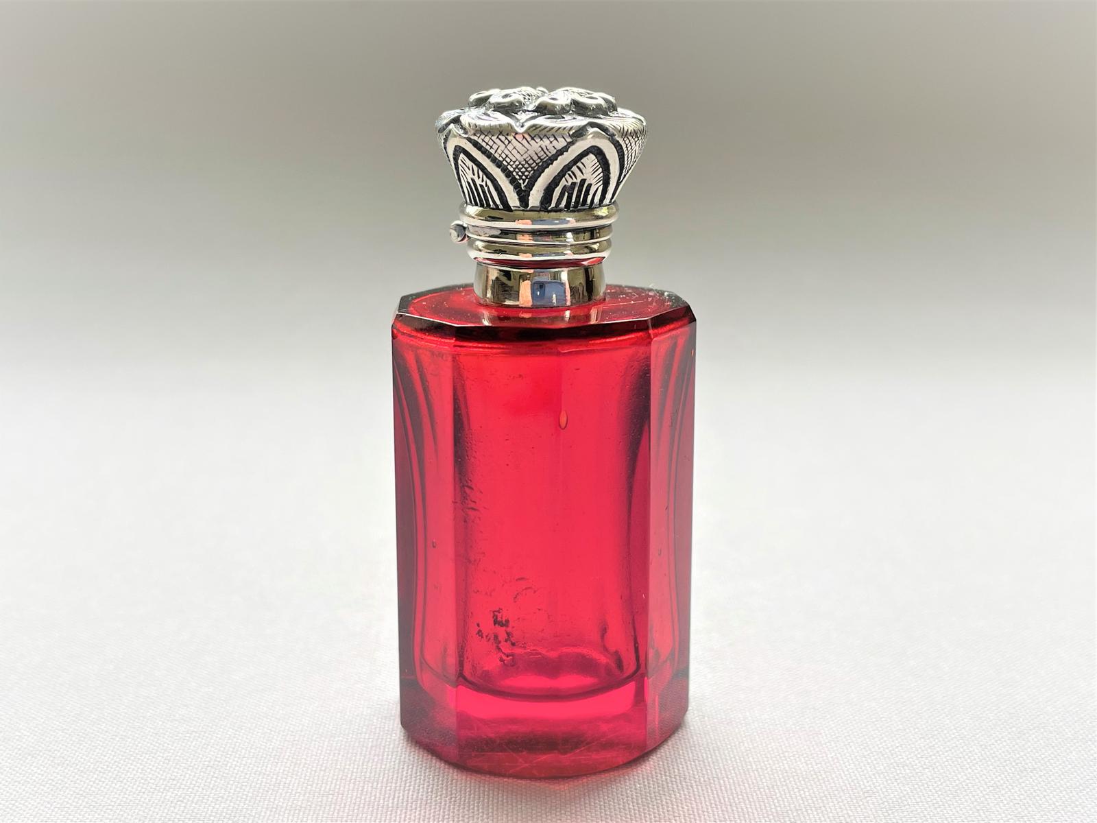 Victorian Silver & Ruby Glass Scent Bottle (1 of 3) Victorian Silver & Ruby Glass Scent Bottle (1 of 3)