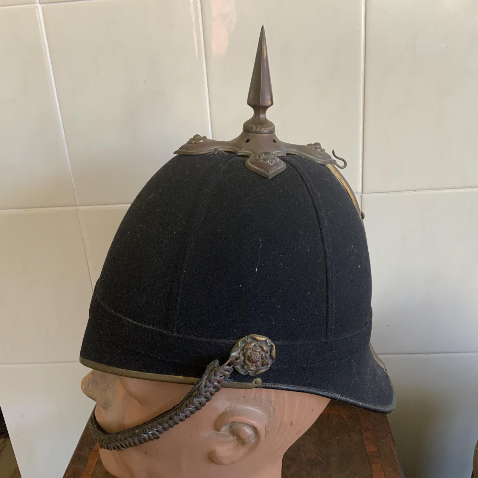 Helmet & Tin Officers of The Yorkshire Regiment LC3 / LA417617