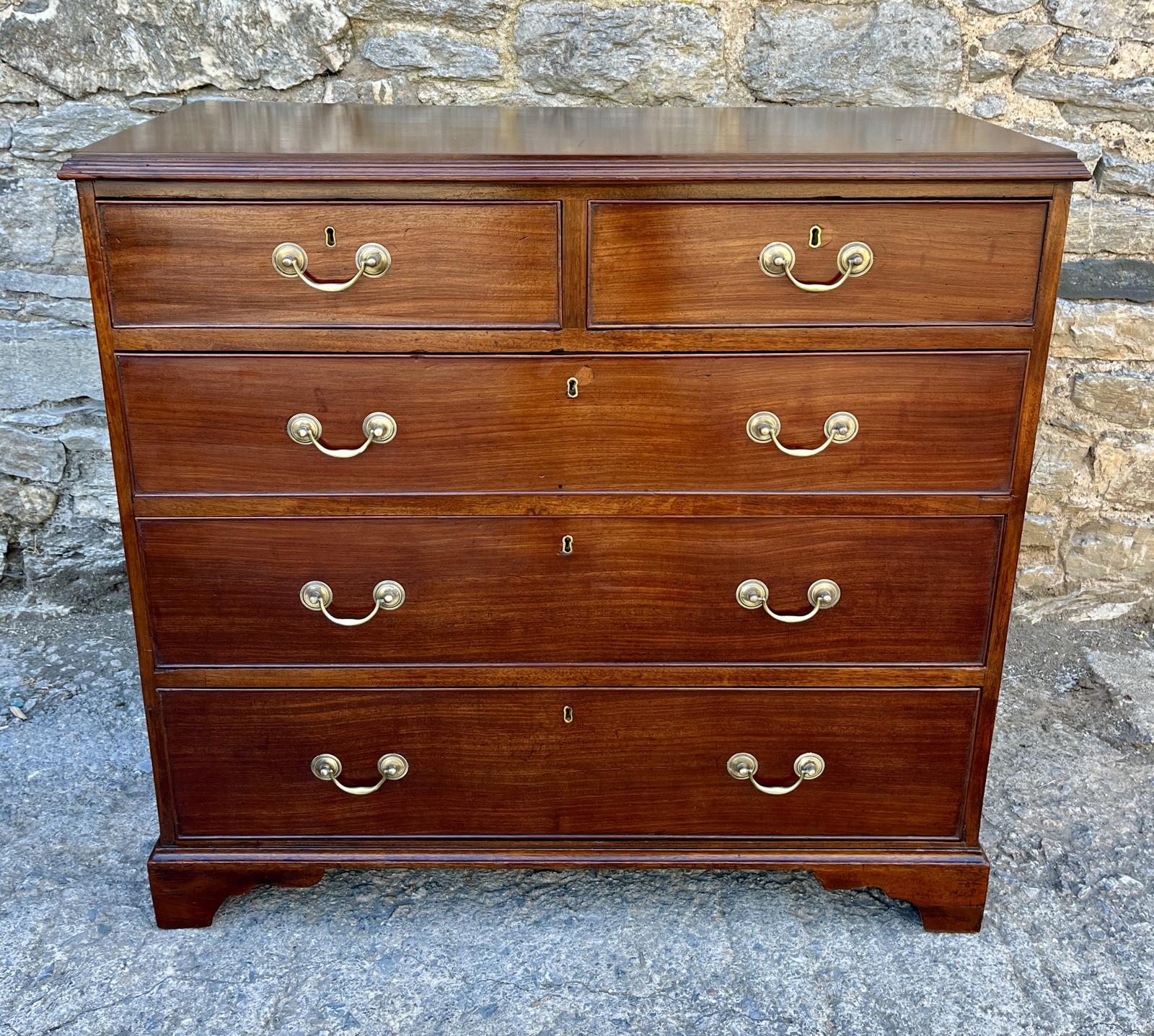 Georgian Mahogany Chest of Drawers (1 of 17) Georgian Mahogany Chest of Drawers (1 of 17)