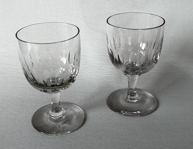 Pair of Late Victorian Thumbnail Cut Wine Glasses (1 of 5) Pair of Late Victorian Thumbnail Cut Wine Glasses (1 of 5)