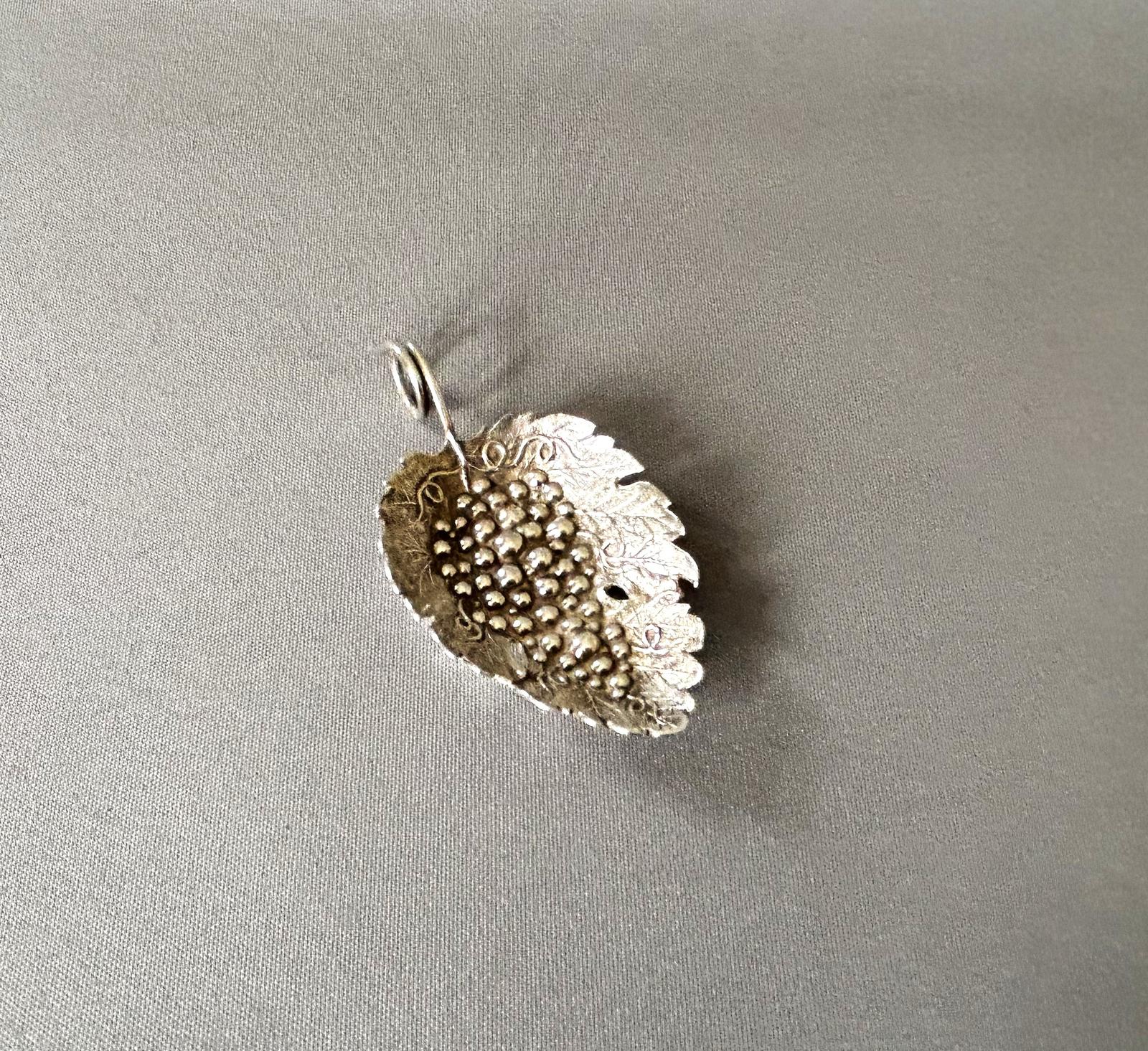 Georgian Regency Silver Novelty Leaf Caddy Spoon (1 of 5) Georgian Regency Silver Novelty Leaf Caddy Spoon (1 of 5)