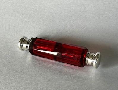 Victorian Silver Mounted Double Ended Ruby Glass Scent Bottle (1 of 5) Victorian Silver Mounted Double Ended Ruby Glass Scent Bottle (1 of 5)