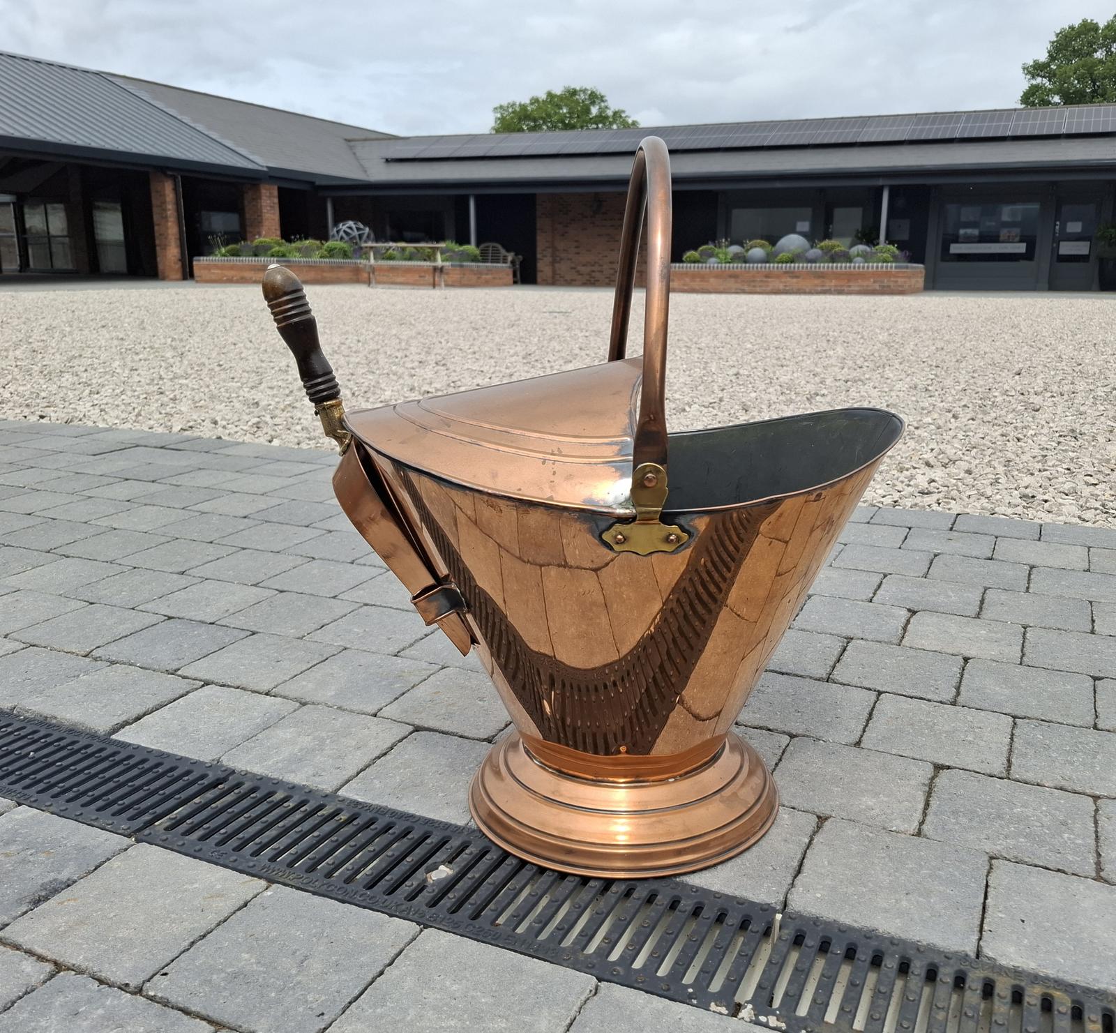 Mid Victorian Copper Coal Scuttle & Shovel (1 of 3) Mid Victorian Copper Coal Scuttle & Shovel (1 of 3)