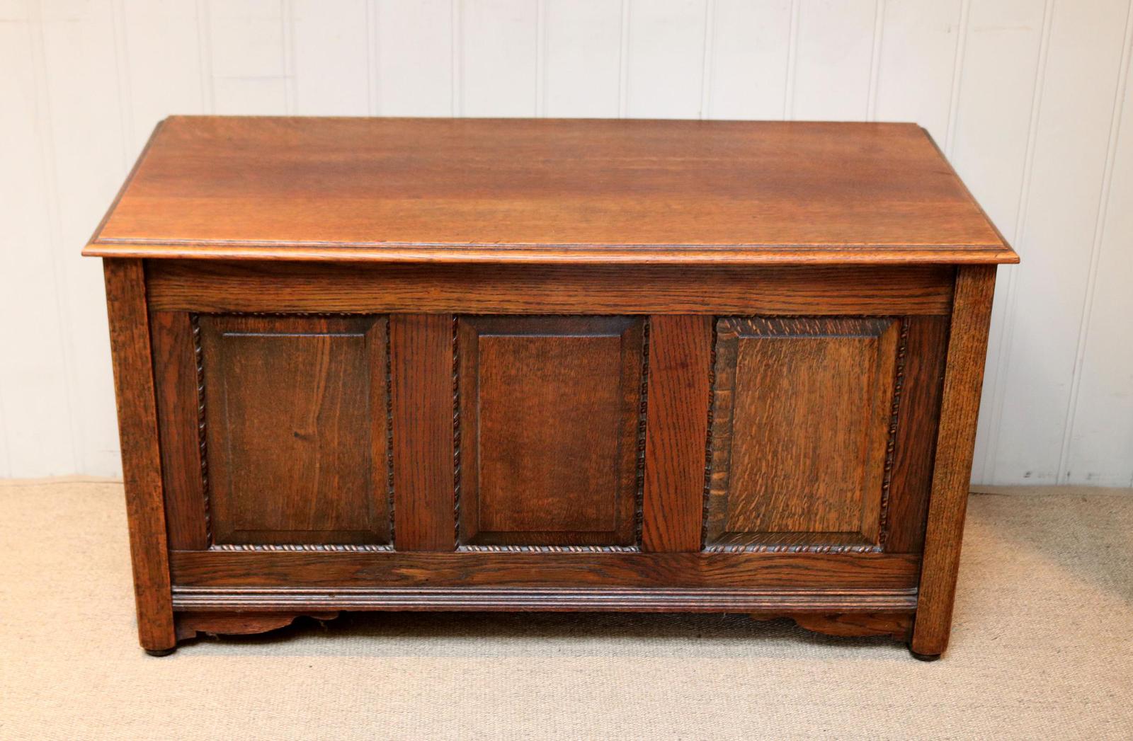 Solid Oak Coffer (1 of 10) Solid Oak Coffer (1 of 10)