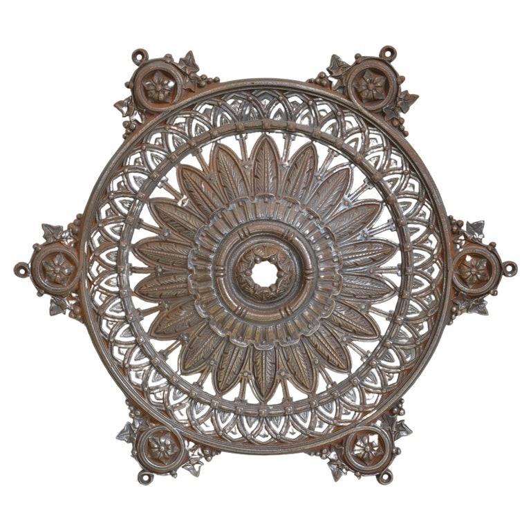 Antique Victorian Cast Iron Ceiling Rose With Feather And Ivy Decoration (1 of 17) Antique Victorian Cast Iron Ceiling Rose With Feather And Ivy Decoration (1 of 17)