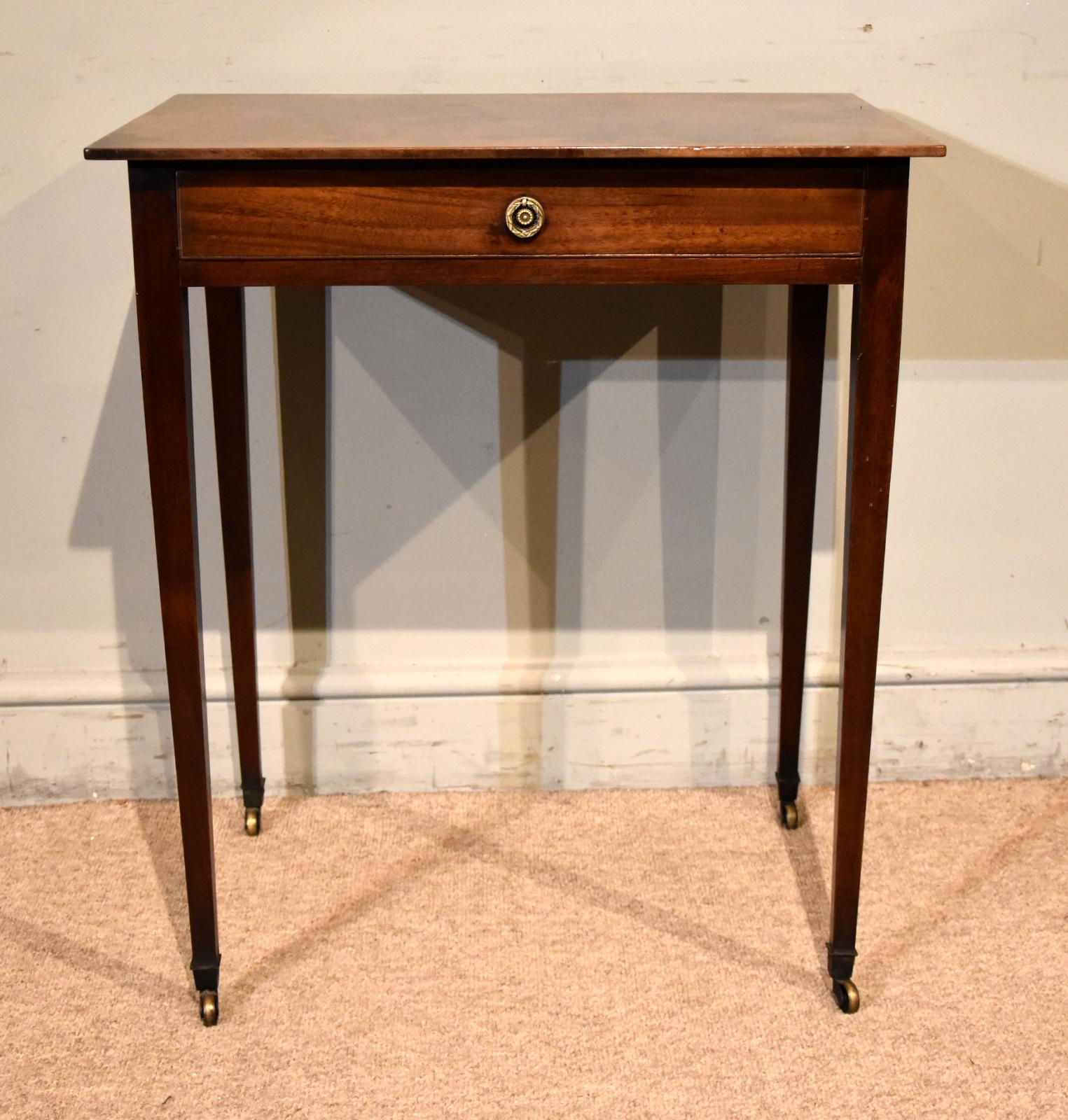 George III Figured Mahogany Side Table (1 of 6) George III Figured Mahogany Side Table (1 of 6)