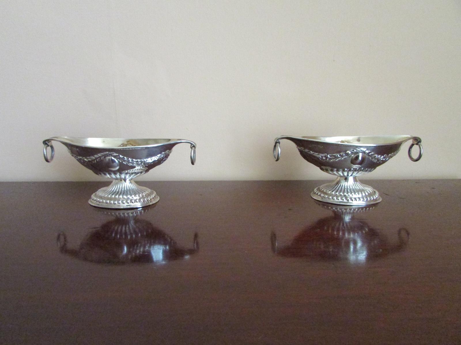 Antique Sterling Silver Pair Salts Chester 1901 William Aitken 88 Grams (1 of 7)