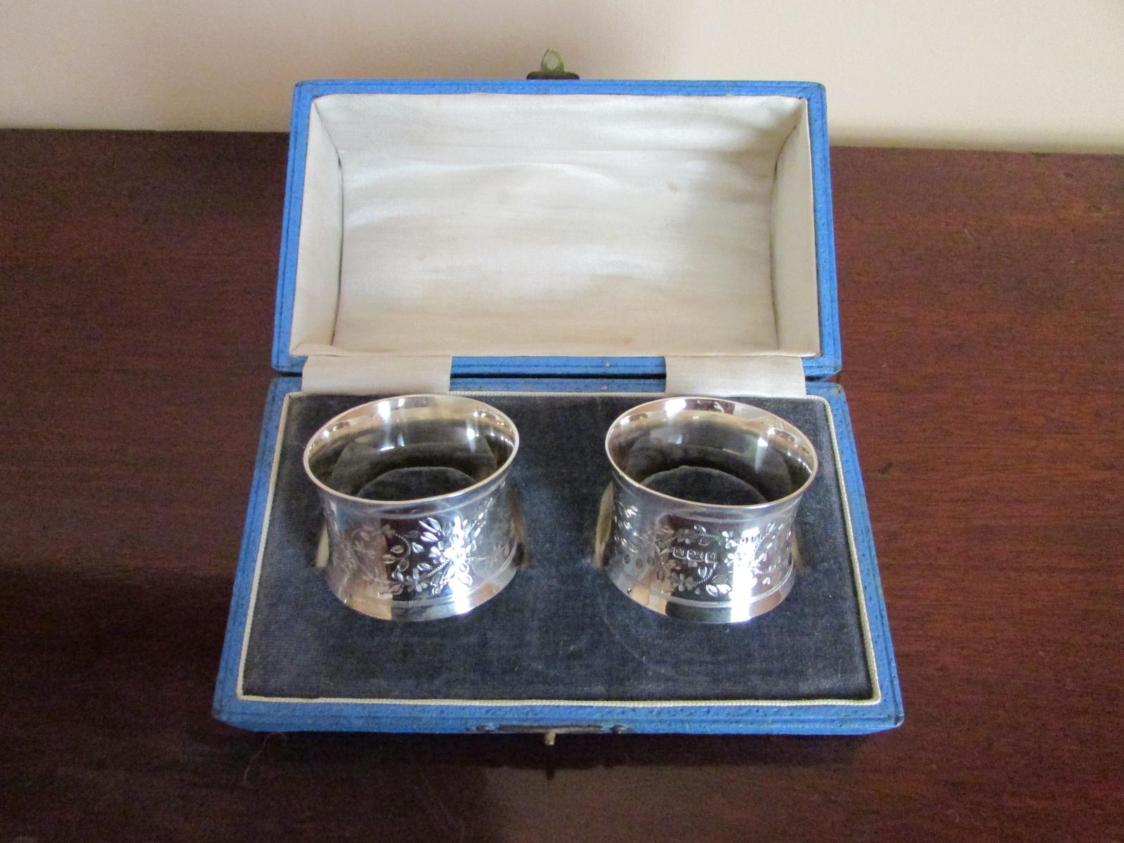 Antique Sterling Silver Pair Napkin Rings Boxed Martin Hall 1908 (1 of 6)