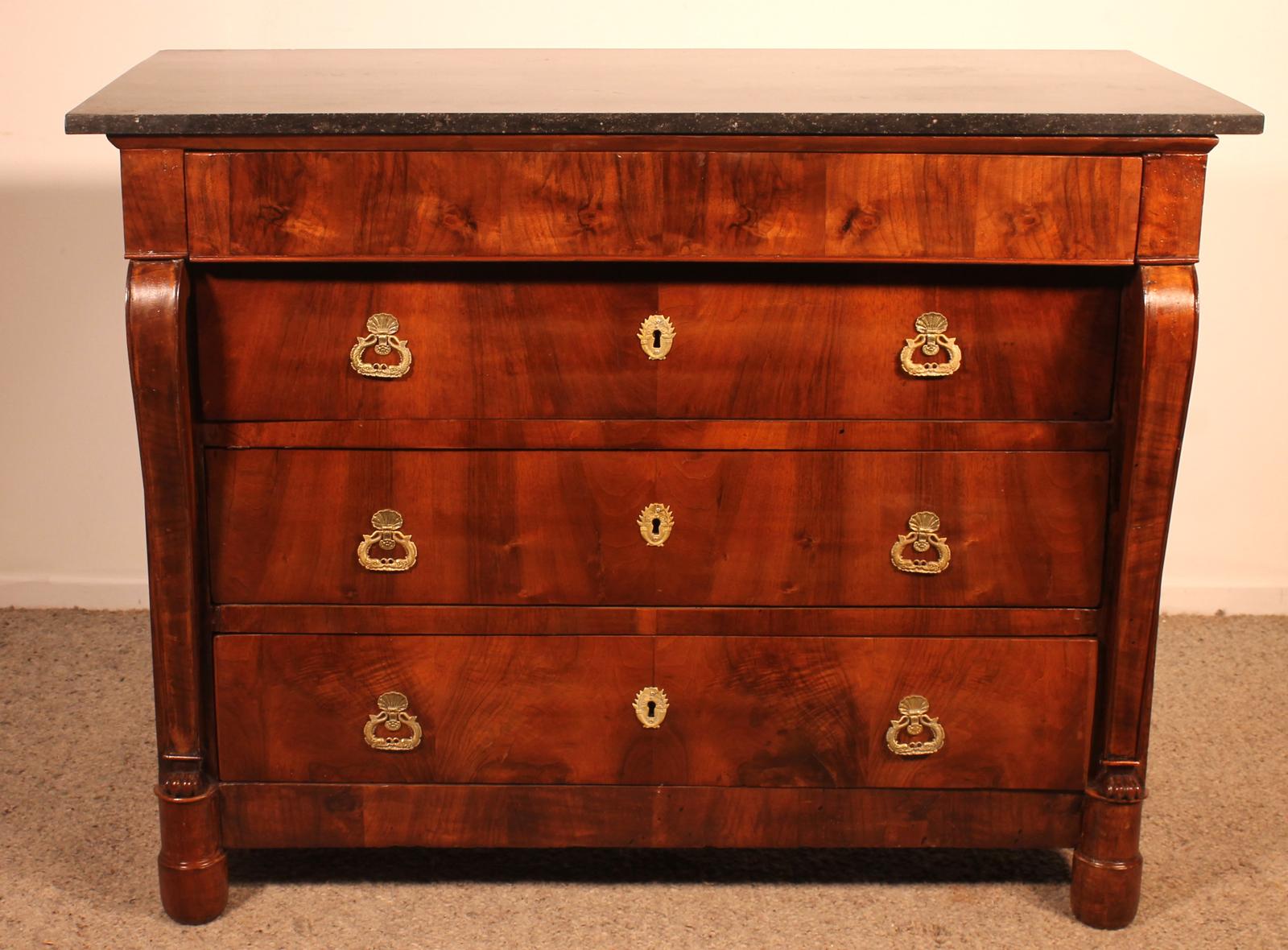 Early 19th Century French Chest of Drawers in Walnut (1 of 12)