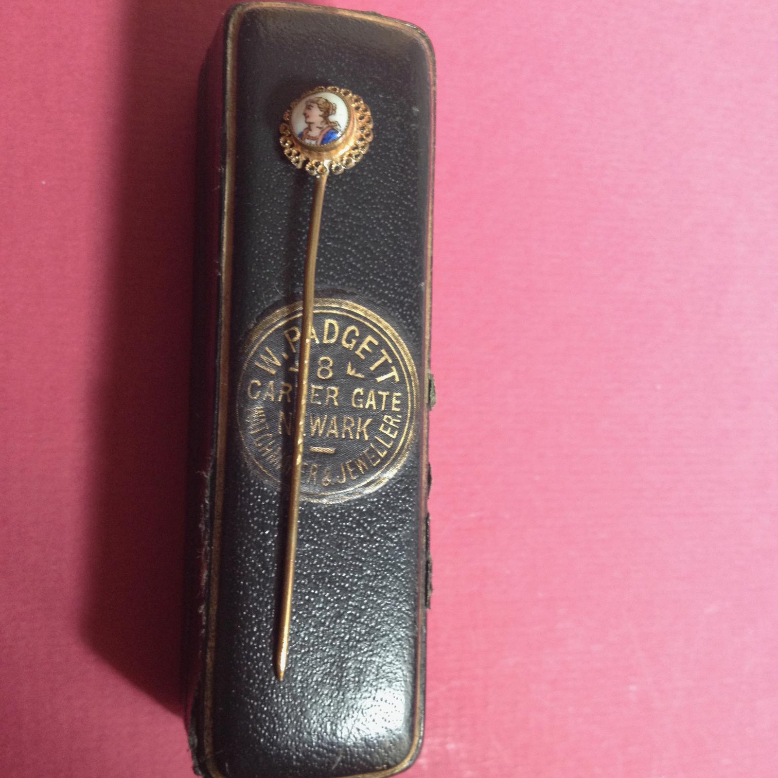 Edwardian Stickpin with a Tiny Portrait & Its Case (1 of 5)