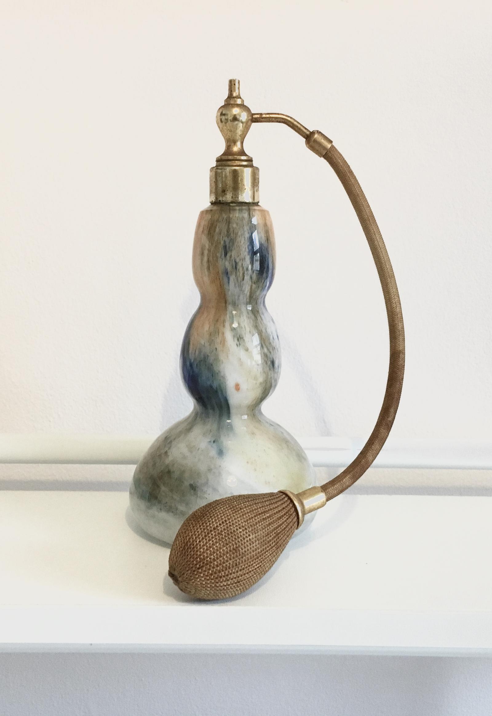 1930s Triple Gourd Art Glass Scent Bottle with Atomiser (1 of 3)