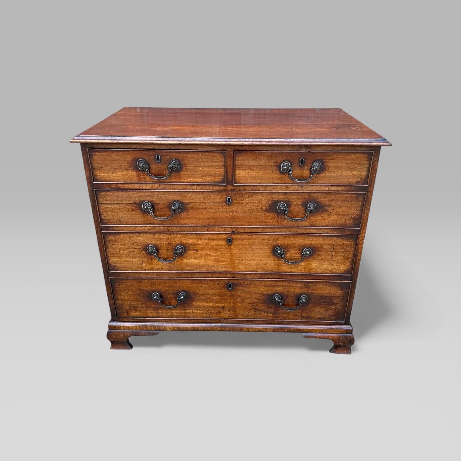 Antique George III 1790 Mahogany & Brass Chest of 5 Drawers by J Moorcroft (1 of 16)