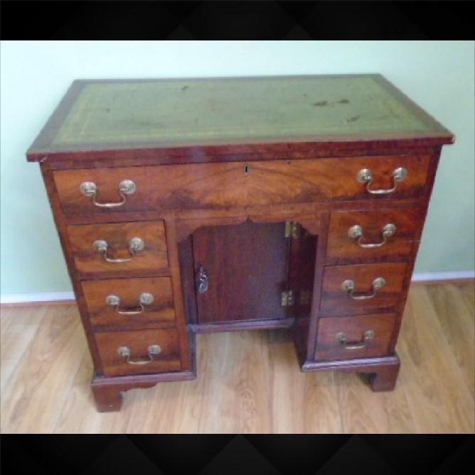 Nineteenth Century Mahogany Kneehole Desk (1 of 1)