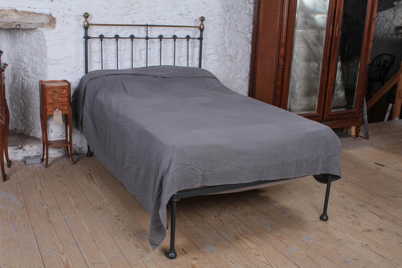 Practical & Pleasing Victorian Small Double Bed (1 of 6)