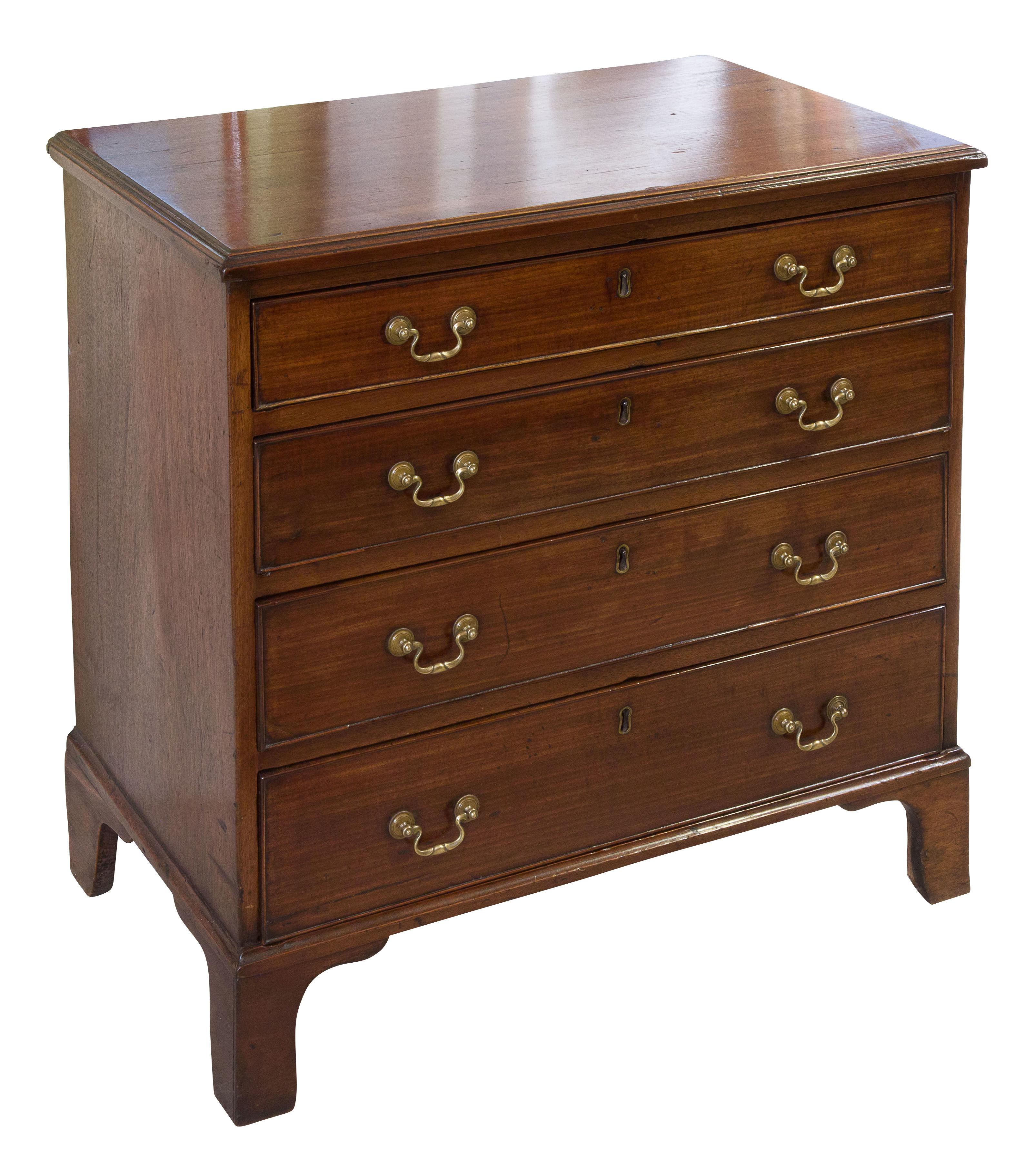 George III small mahogany chest of drawers (1 of 1)