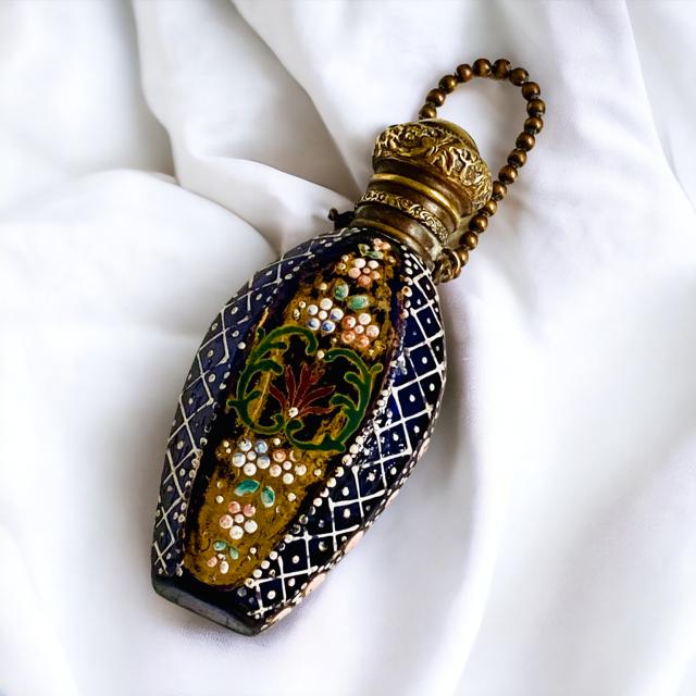 Antique Moser Bristol Blue Glass Enamel & Gilt Chatelaine Perfume Scent Bottle c.1880 (1 of 10) Antique Moser Bristol Blue Glass Enamel & Gilt Chatelaine Perfume Scent Bottle c.1880 (1 of 10)