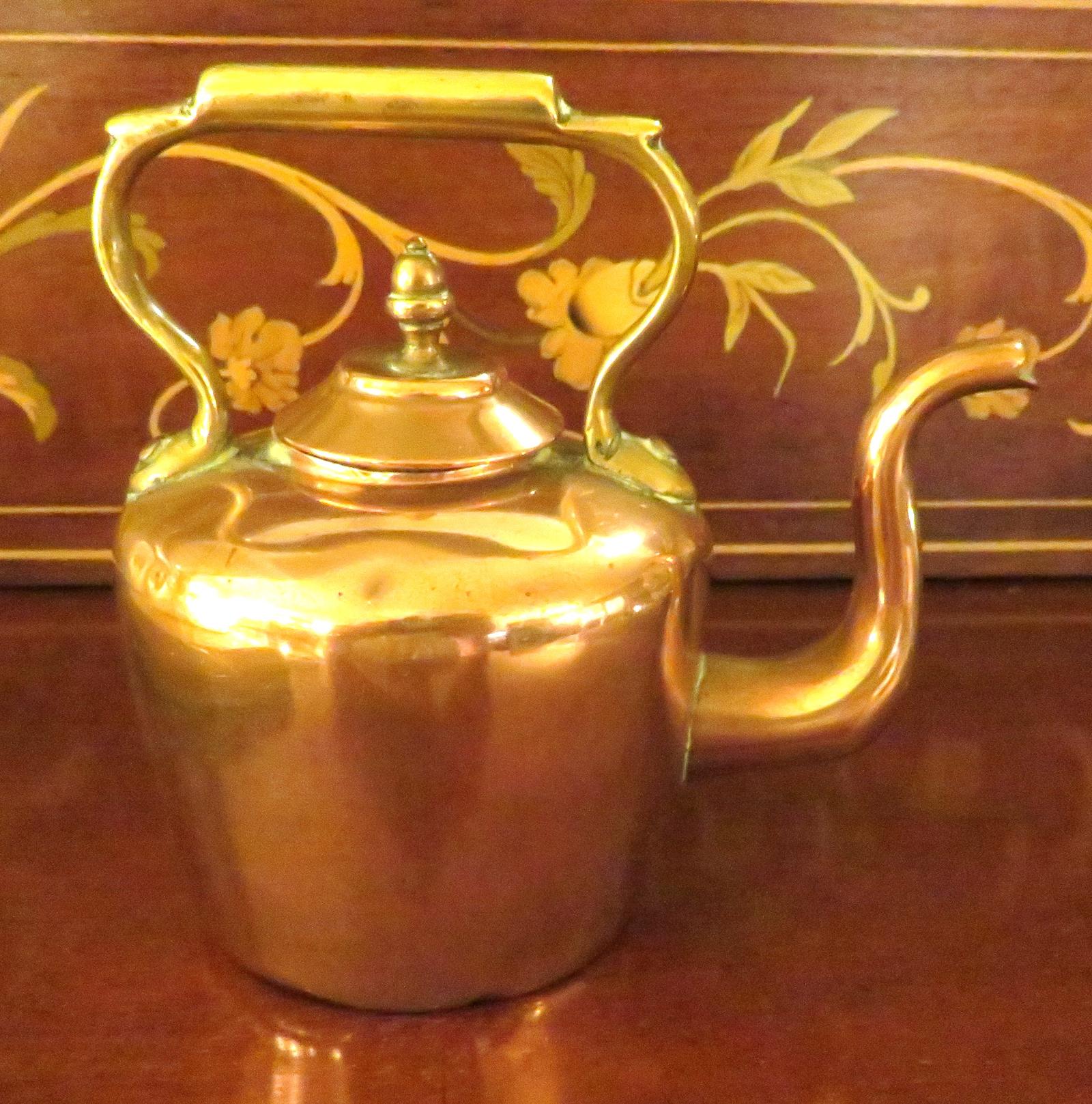 Miniature Copper Kettle with Brass Acorn Knop (1 of 4)