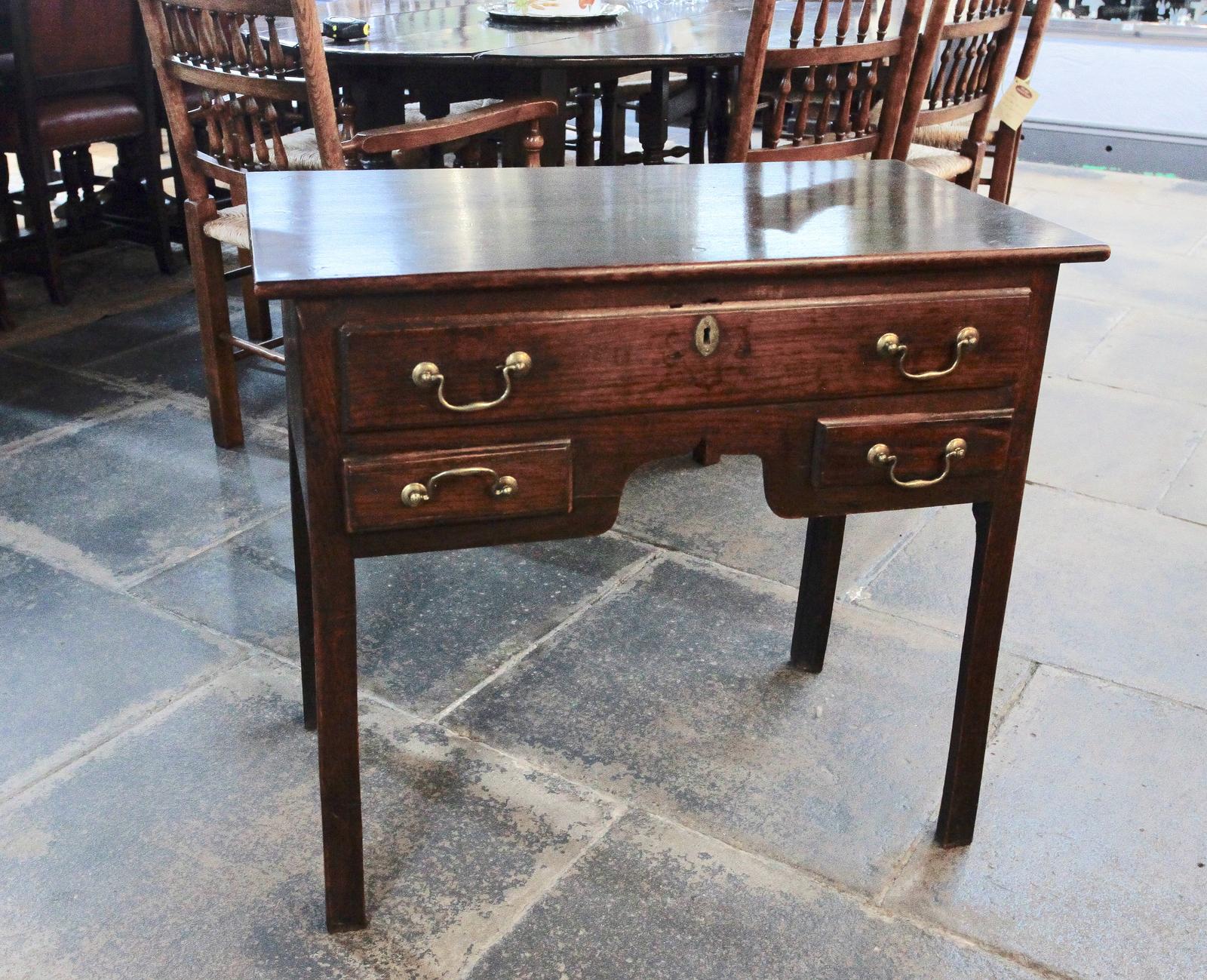 Georgian Oak Lowboy (1 of 6) Georgian Oak Lowboy (1 of 6)