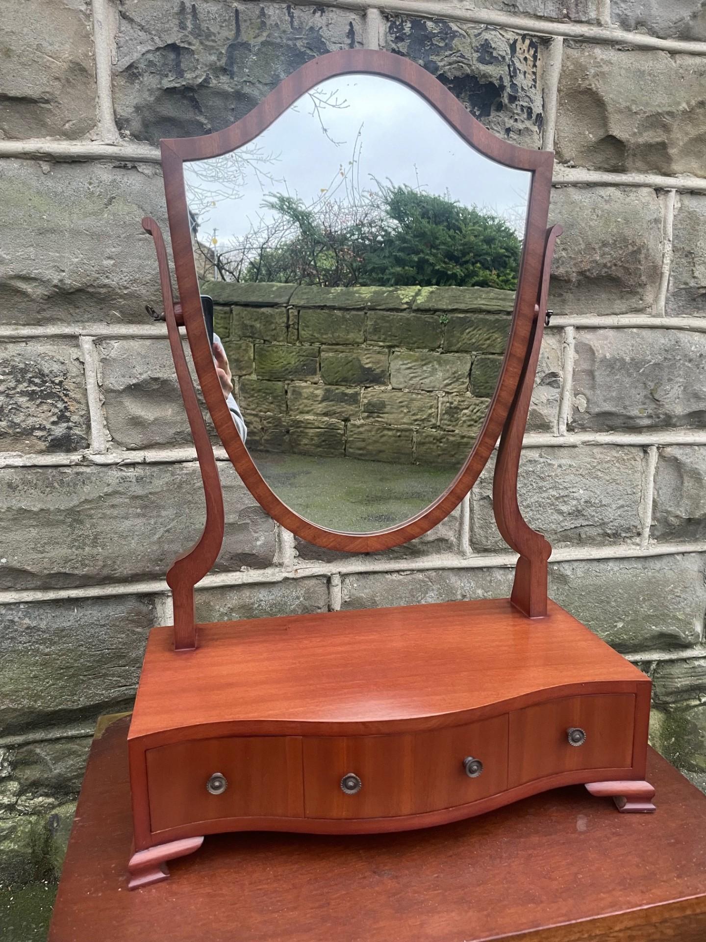 Quality Mahogany Dressing Table Mirror Toilet Mirror (1 of 11) Quality Mahogany Dressing Table Mirror Toilet Mirror (1 of 11)