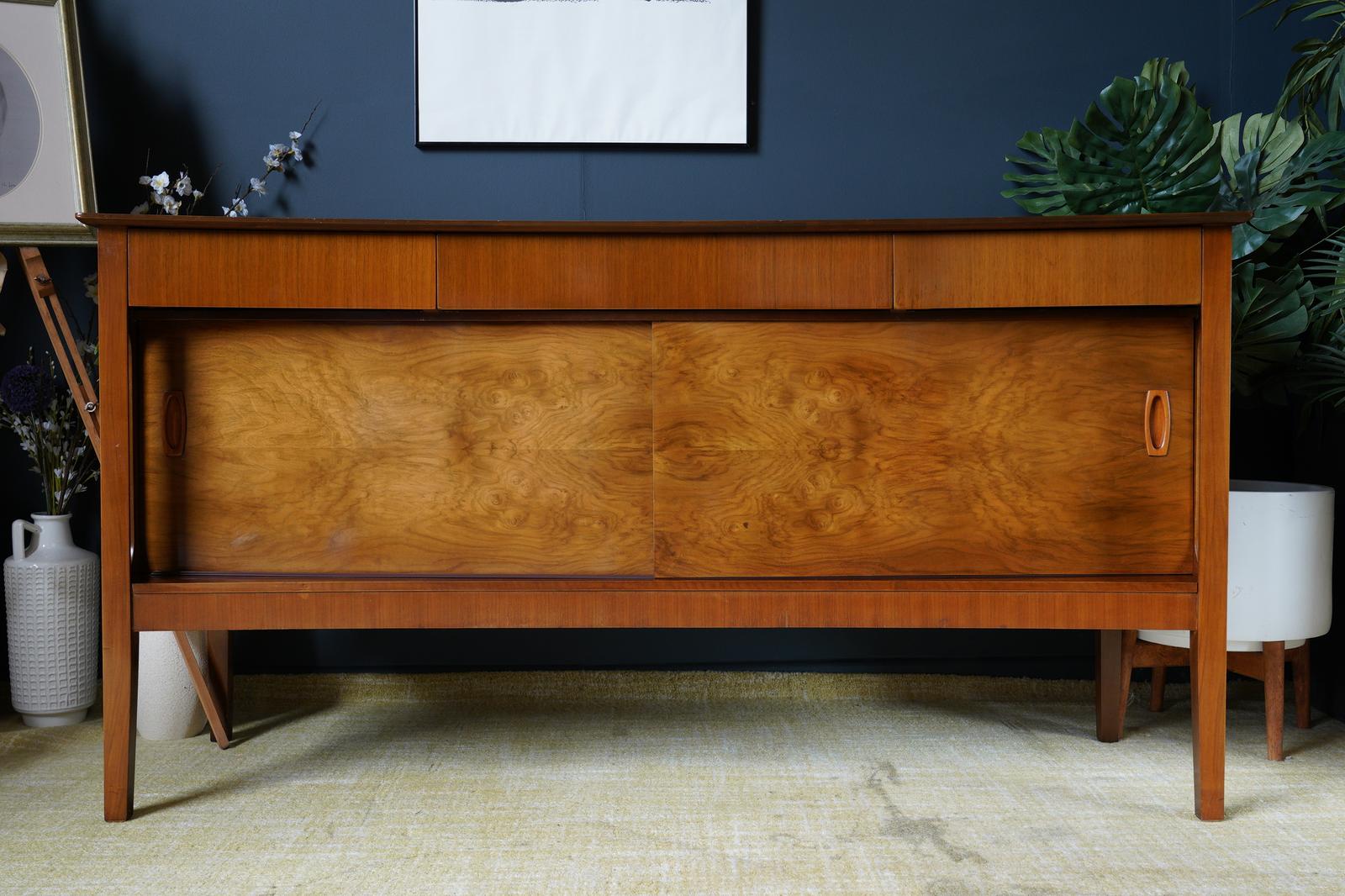 Mid 20th Century Convex Curved Free-standing Sideboard with Walnut Veneer (1 of 30)