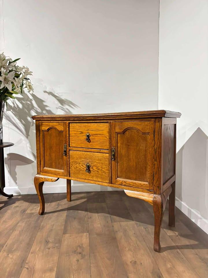 Vintage Oak Cabriole Leg Sideboard (1 of 18)