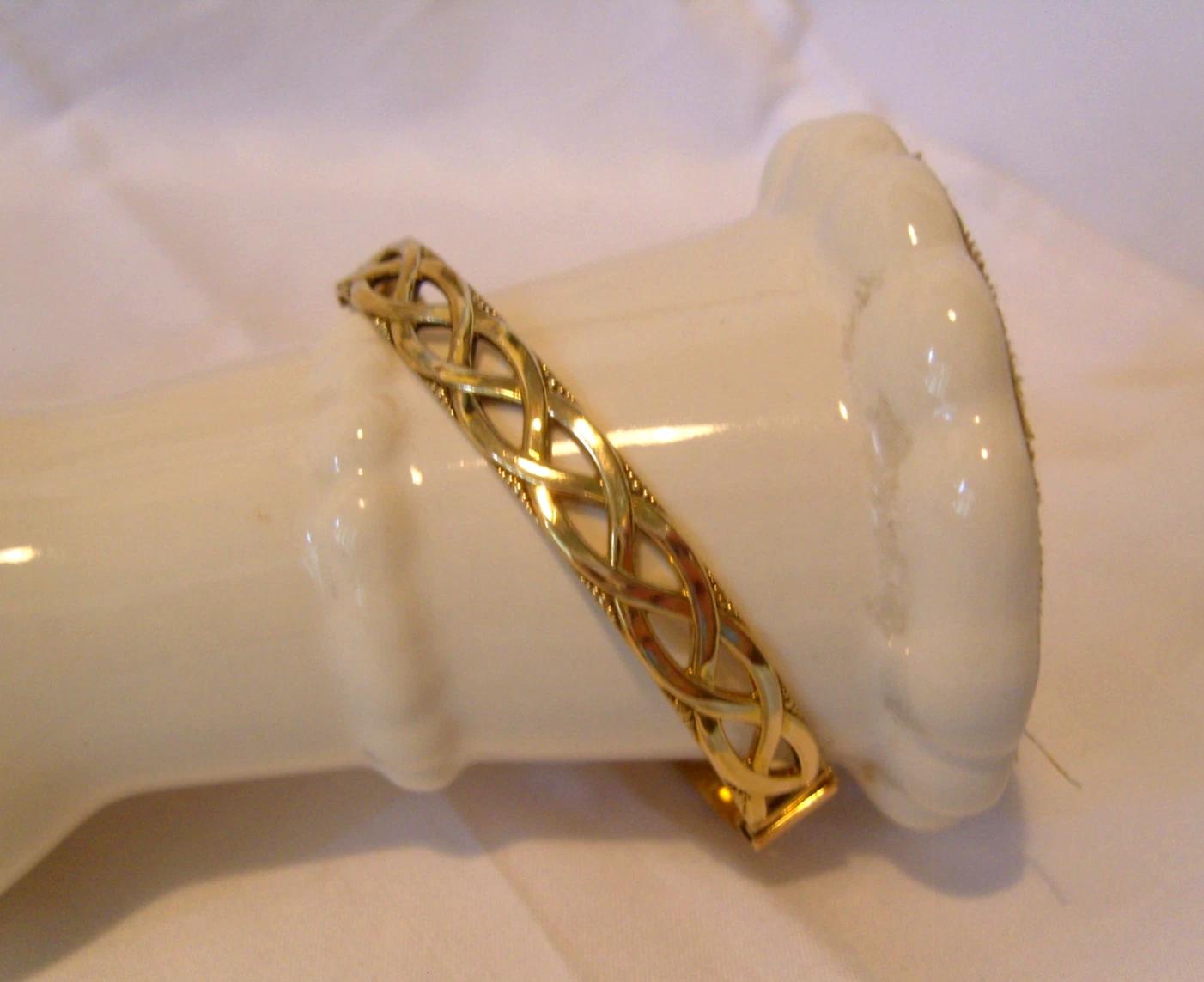 Bangle 9ct Rose Rolled Gold Vintage 1970s Celtic Bracelet 7" Length (1 of 11) Bangle 9ct Rose Rolled Gold Vintage 1970s Celtic Bracelet 7" Length (1 of 11)
