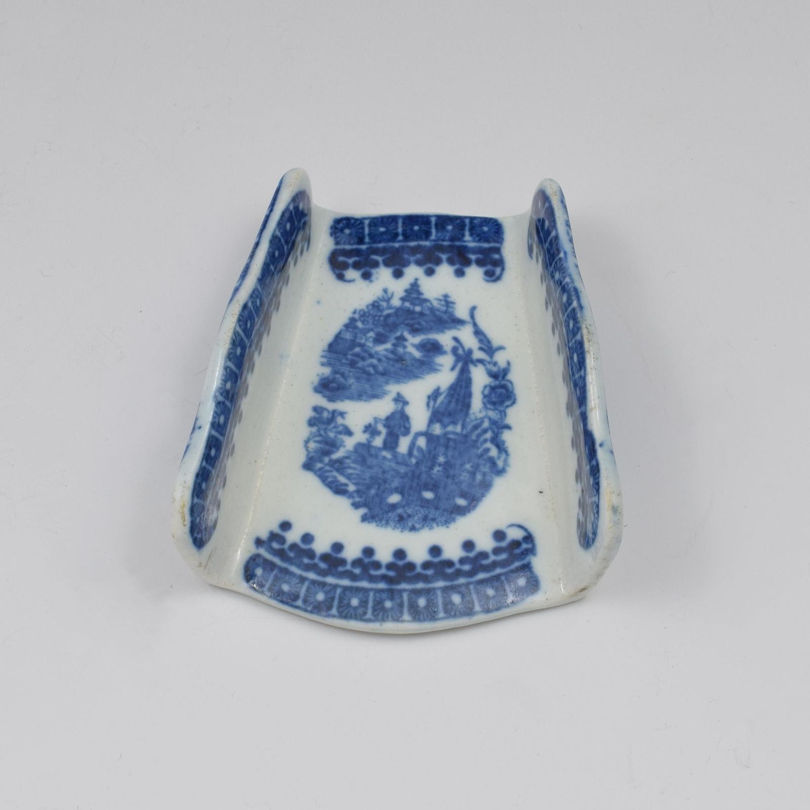 Caughley Porcelain Asparagus Server Fisherman Pattern c.1785 (1 of 7) Caughley Porcelain Asparagus Server Fisherman Pattern c.1785 (1 of 7)